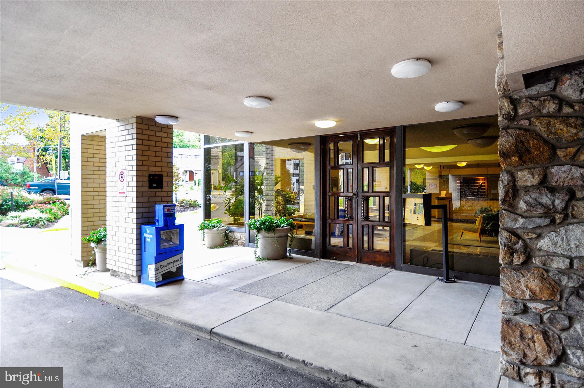 RIVIERA OF CHEVY CHASE - Residential