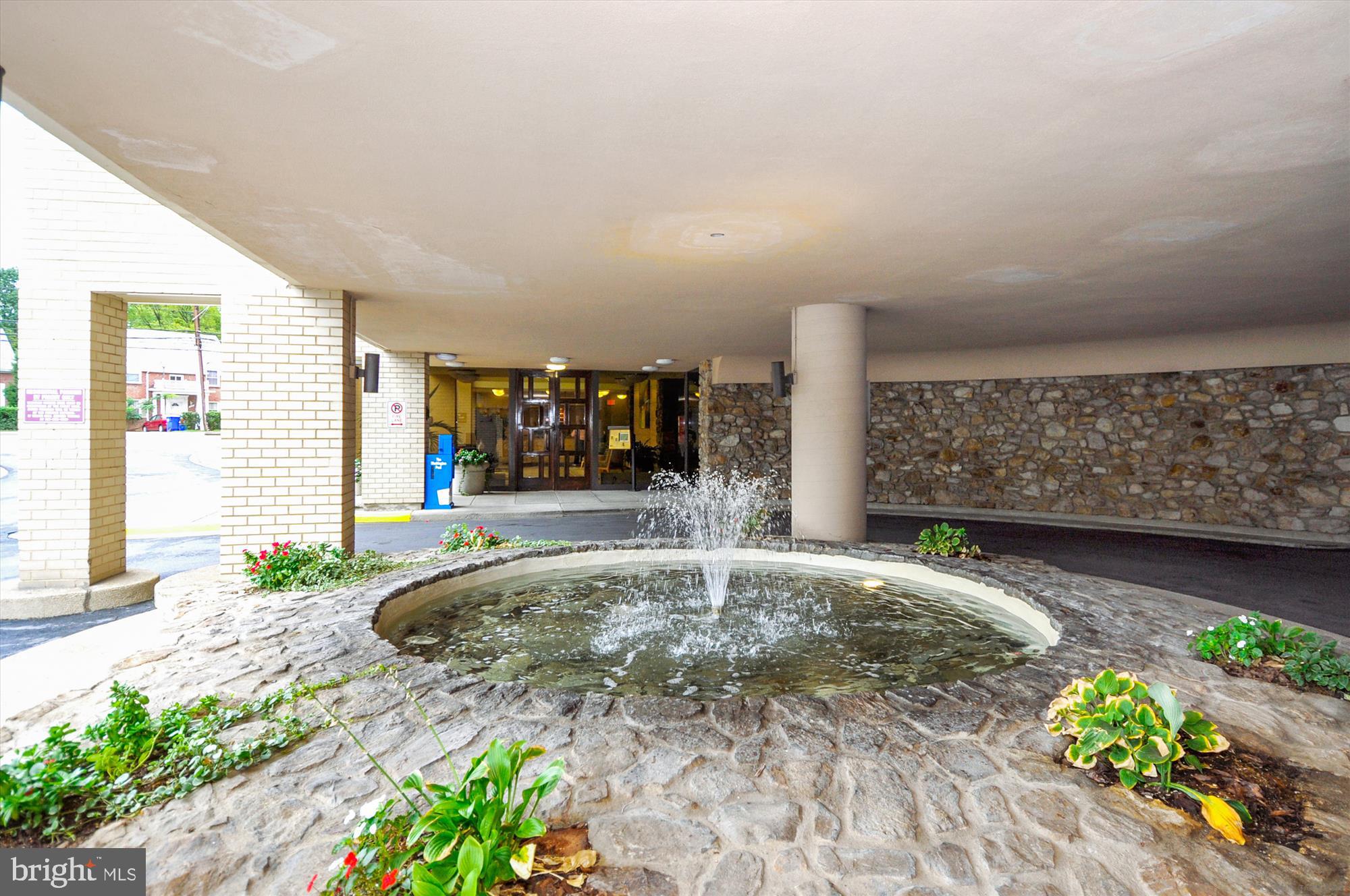 RIVIERA OF CHEVY CHASE - Residential