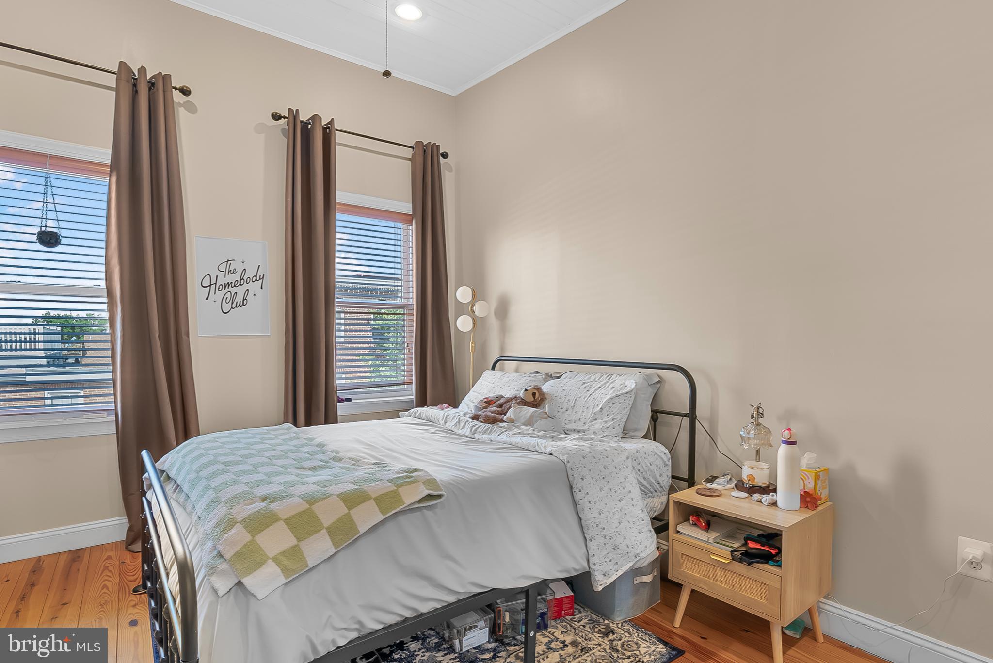 RIVERSIDE - Residential Lease