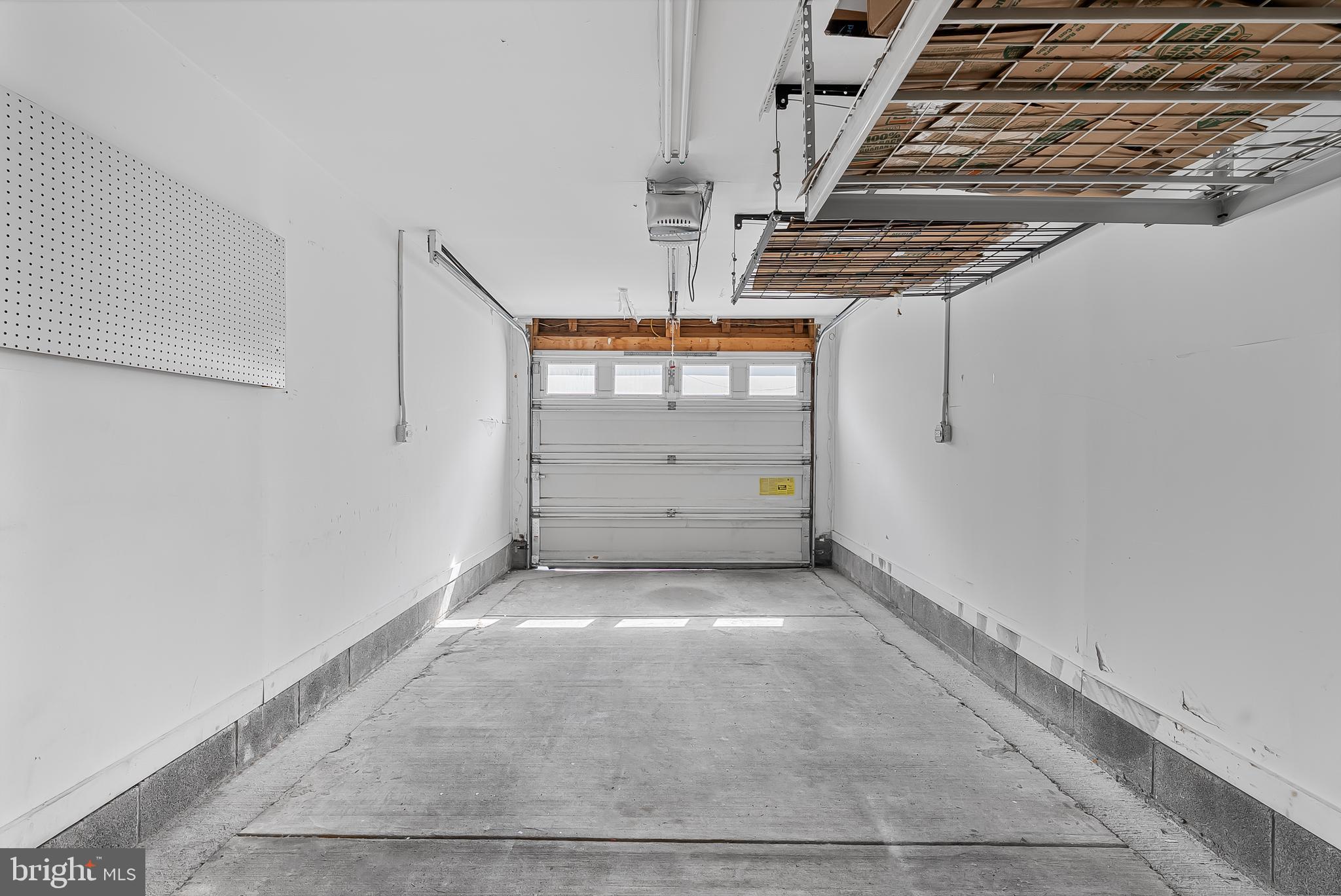 RIVERSIDE - Residential Lease