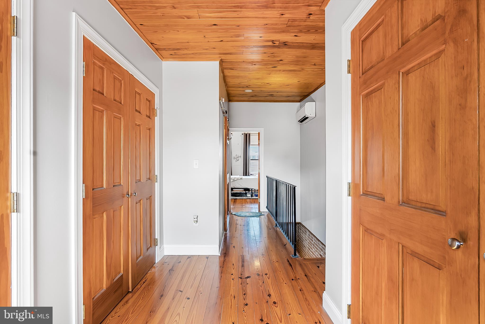 RIVERSIDE - Residential Lease