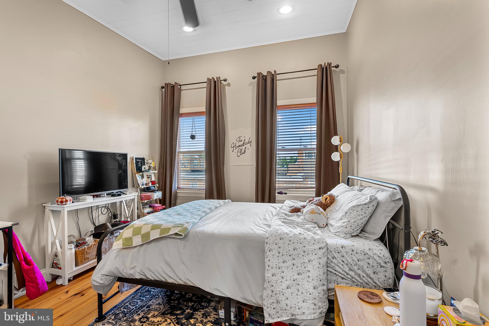 RIVERSIDE - Residential Lease
