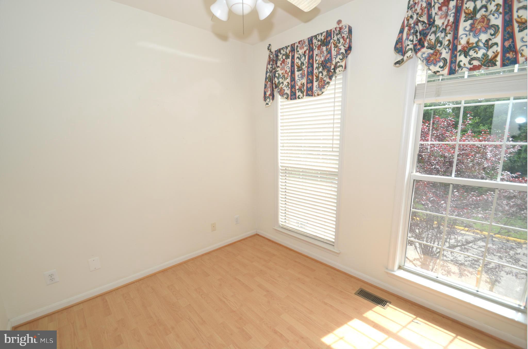 ISLAND CREEK - Residential Lease