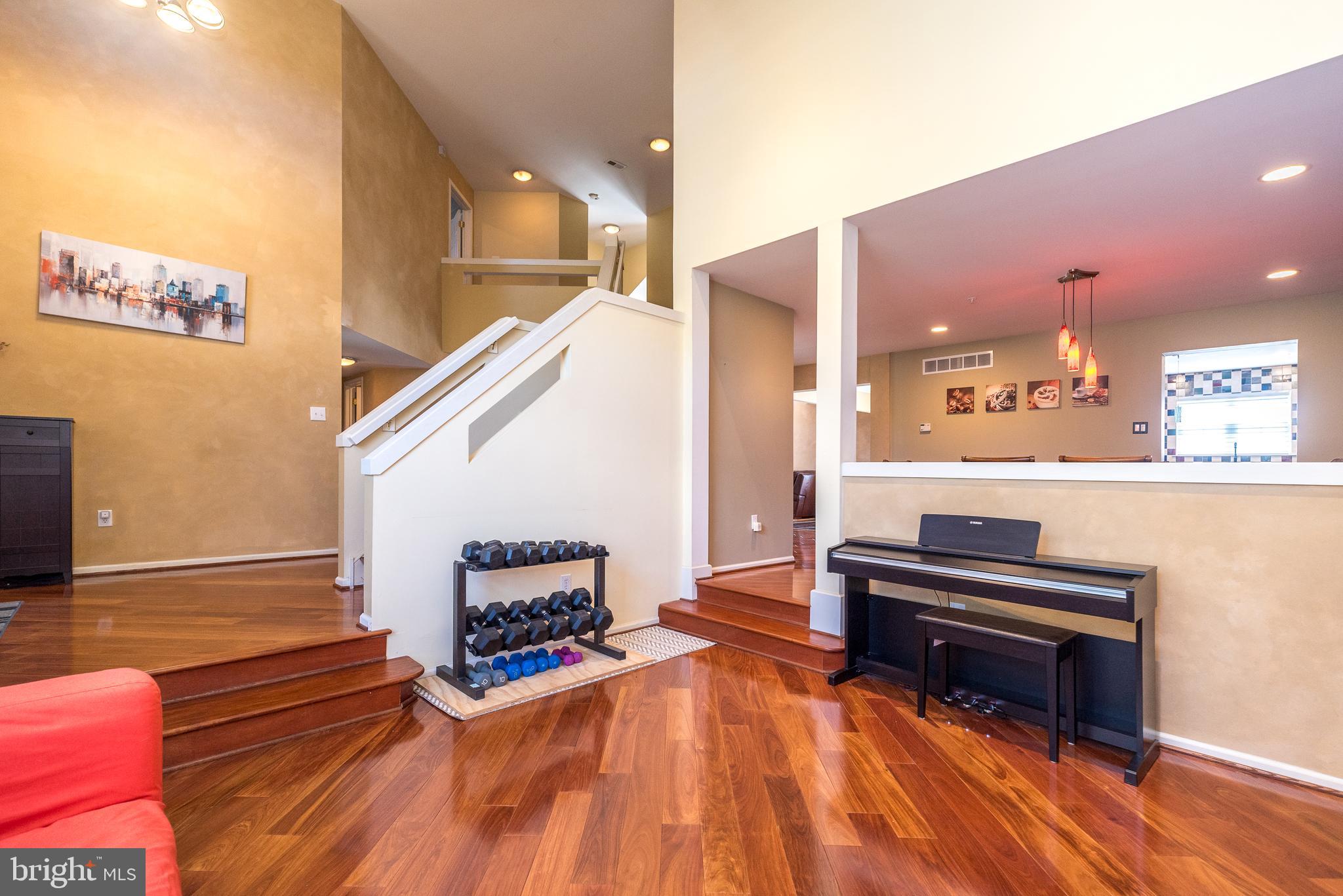 WHISPER RIDGE S - Residential