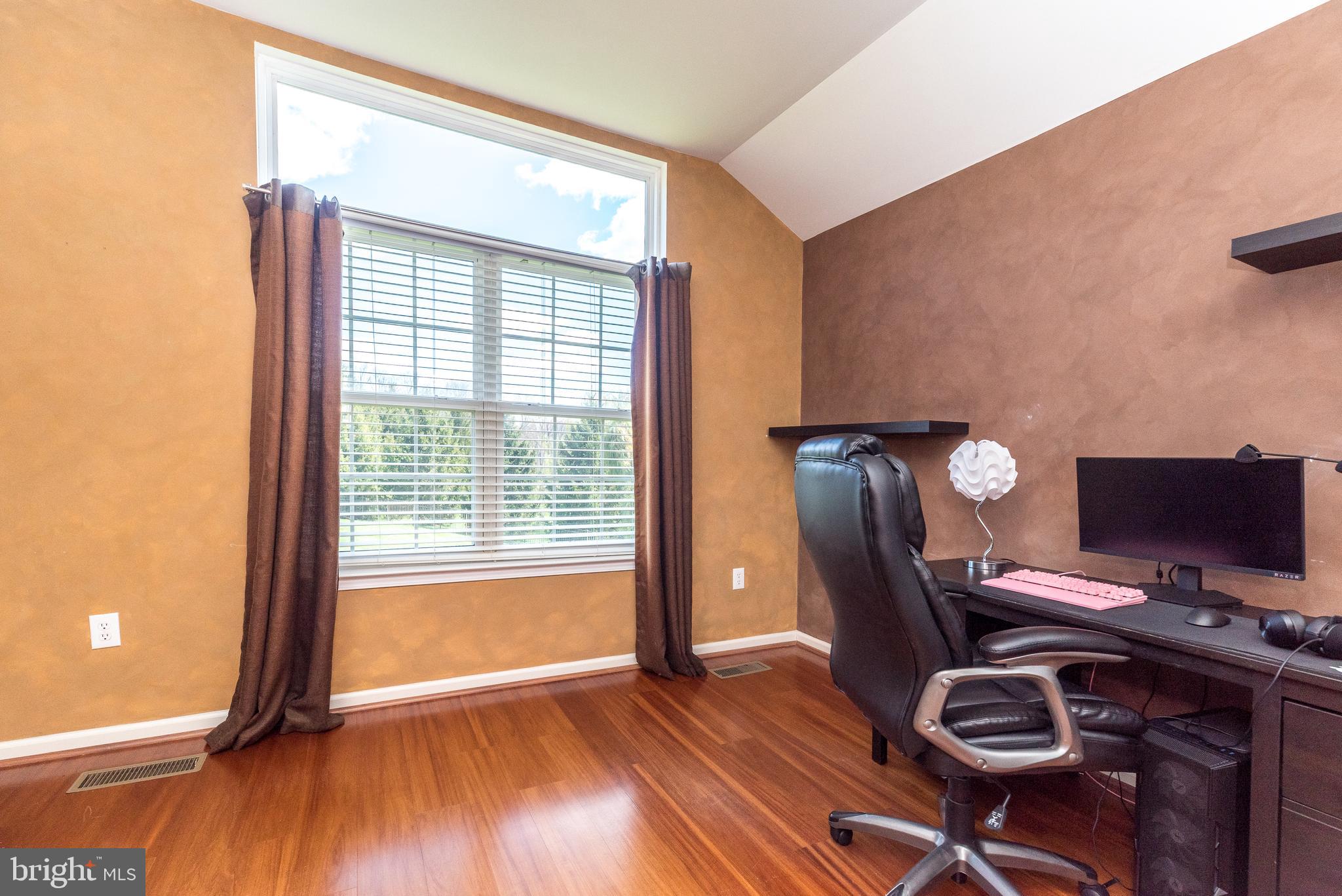 WHISPER RIDGE S - Residential