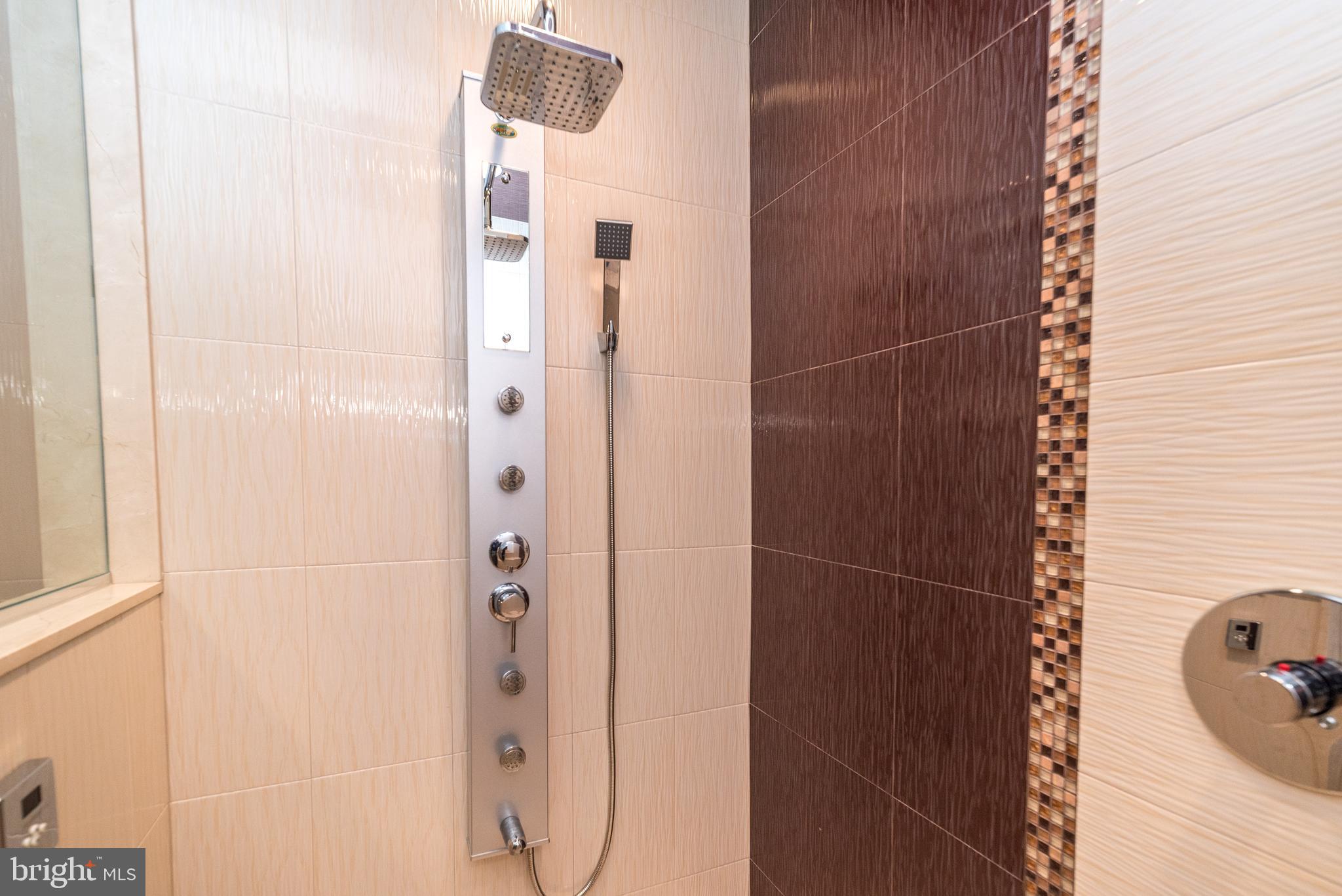 WHISPER RIDGE S - Residential