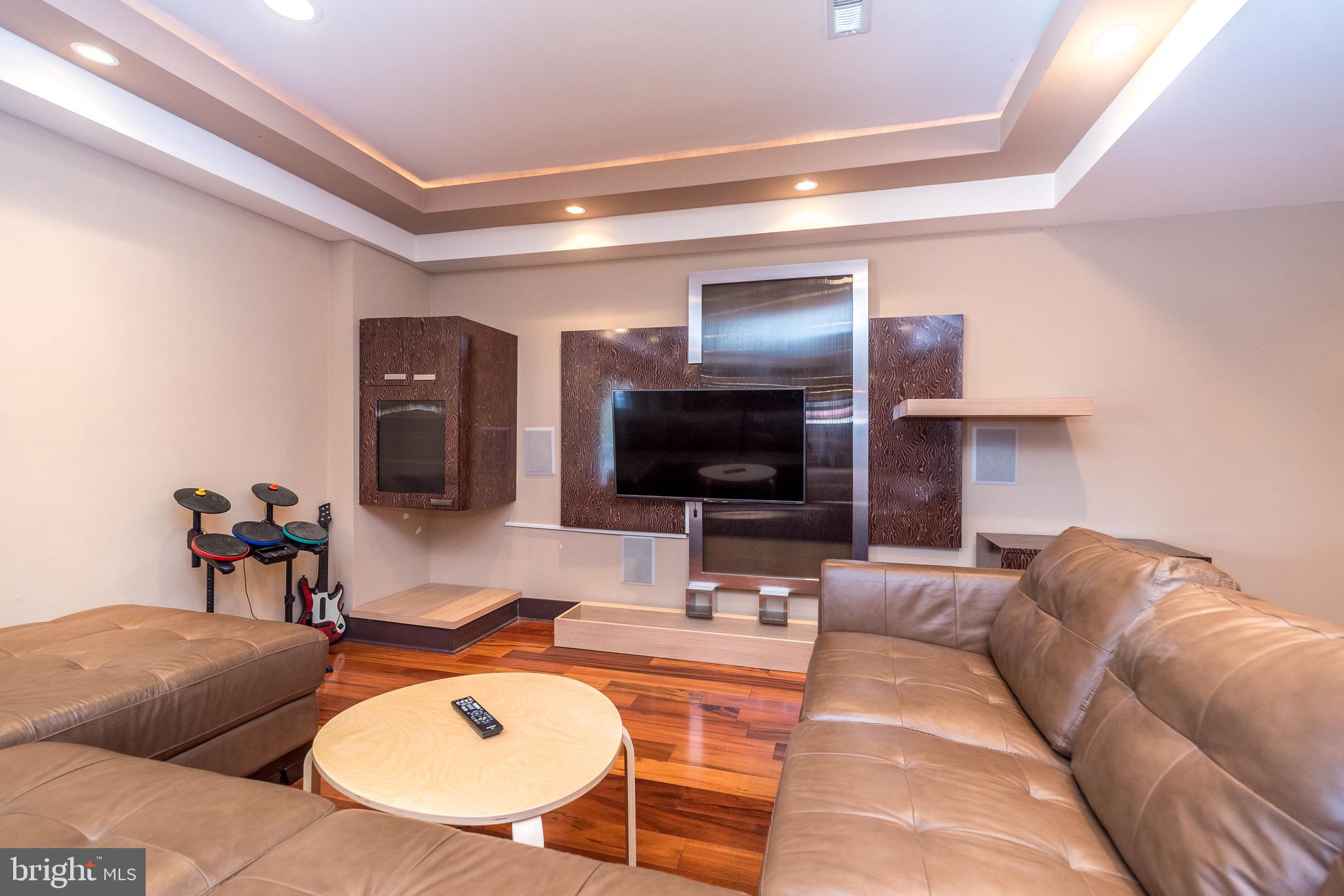 WHISPER RIDGE S - Residential