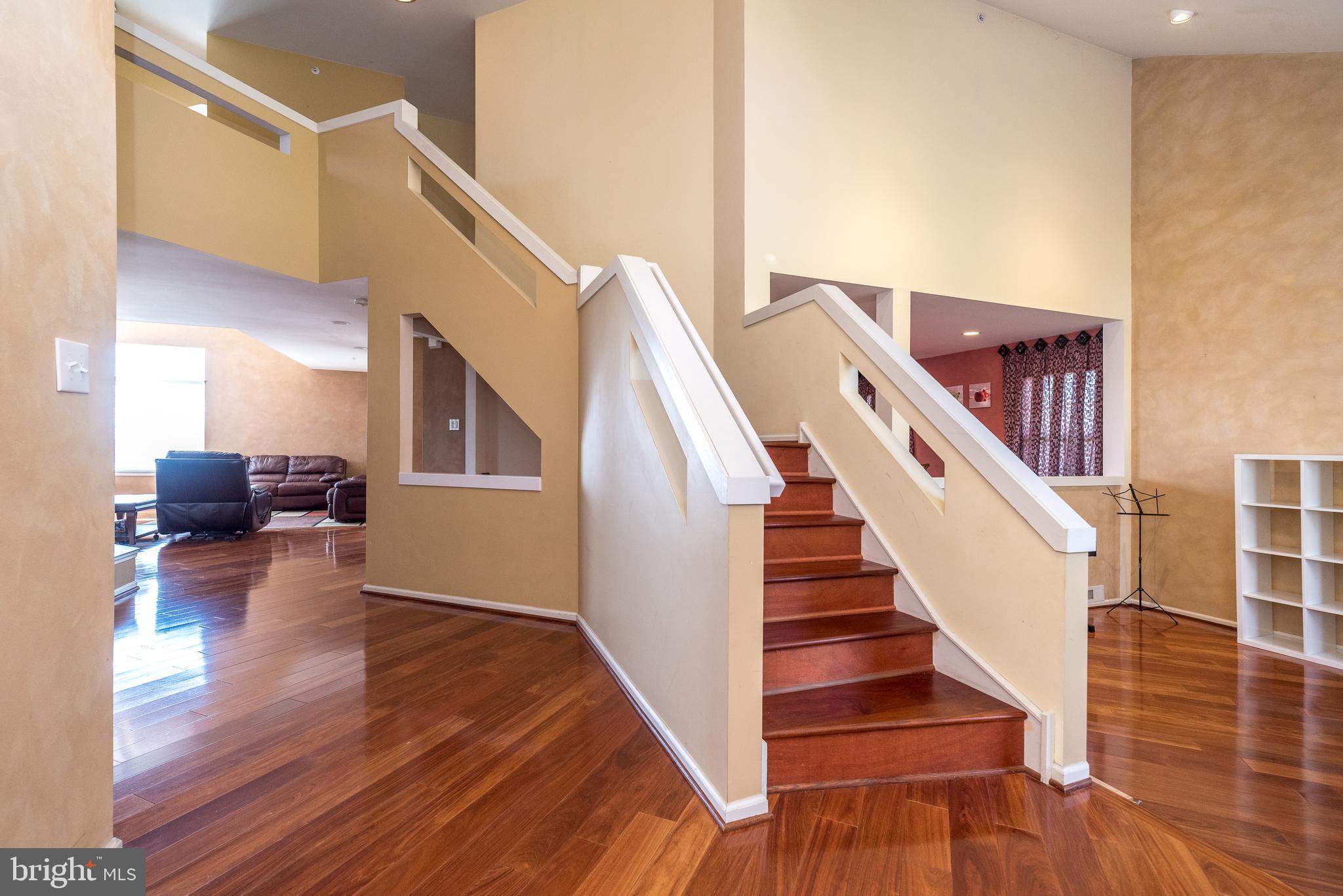 WHISPER RIDGE S - Residential