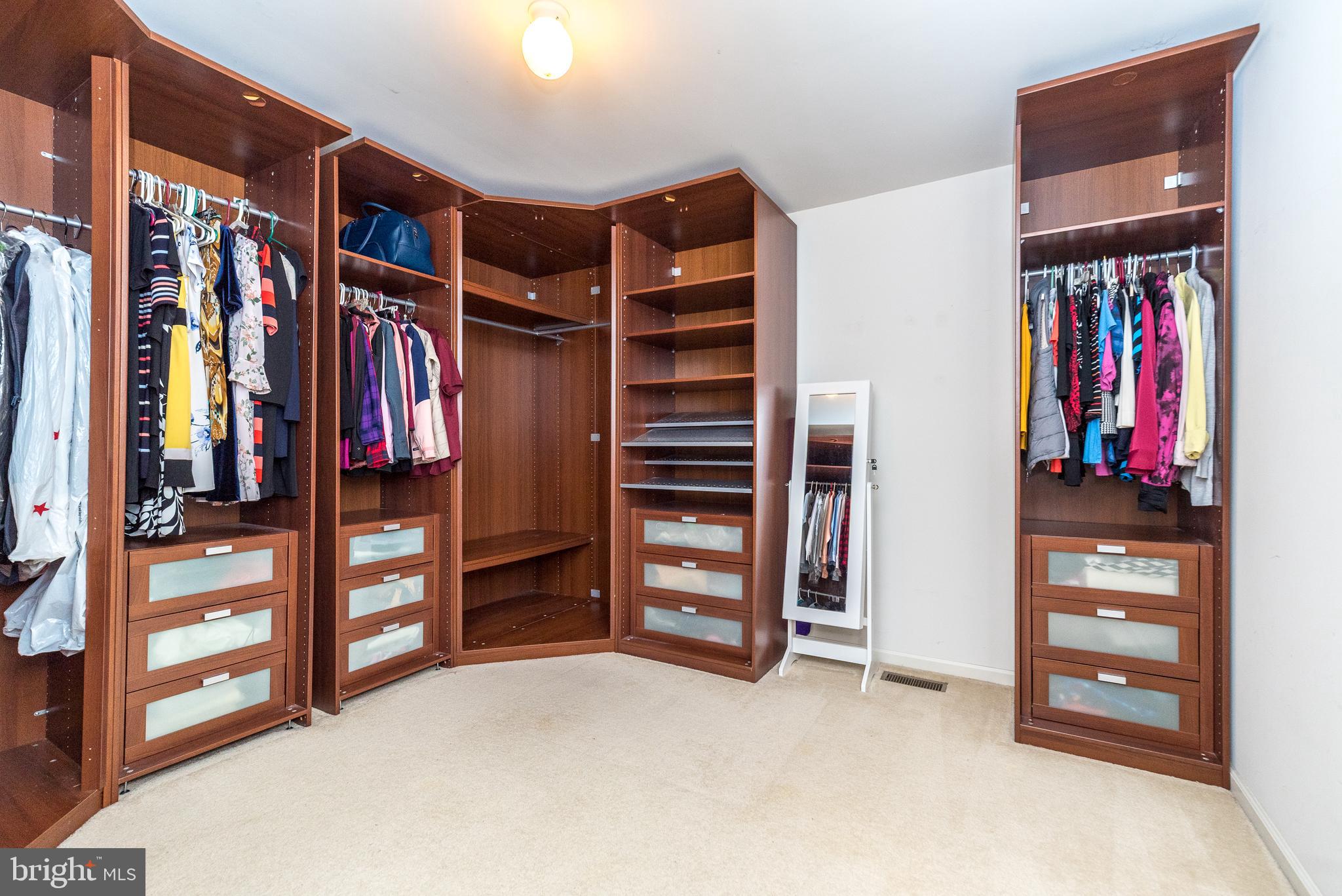 WHISPER RIDGE S - Residential