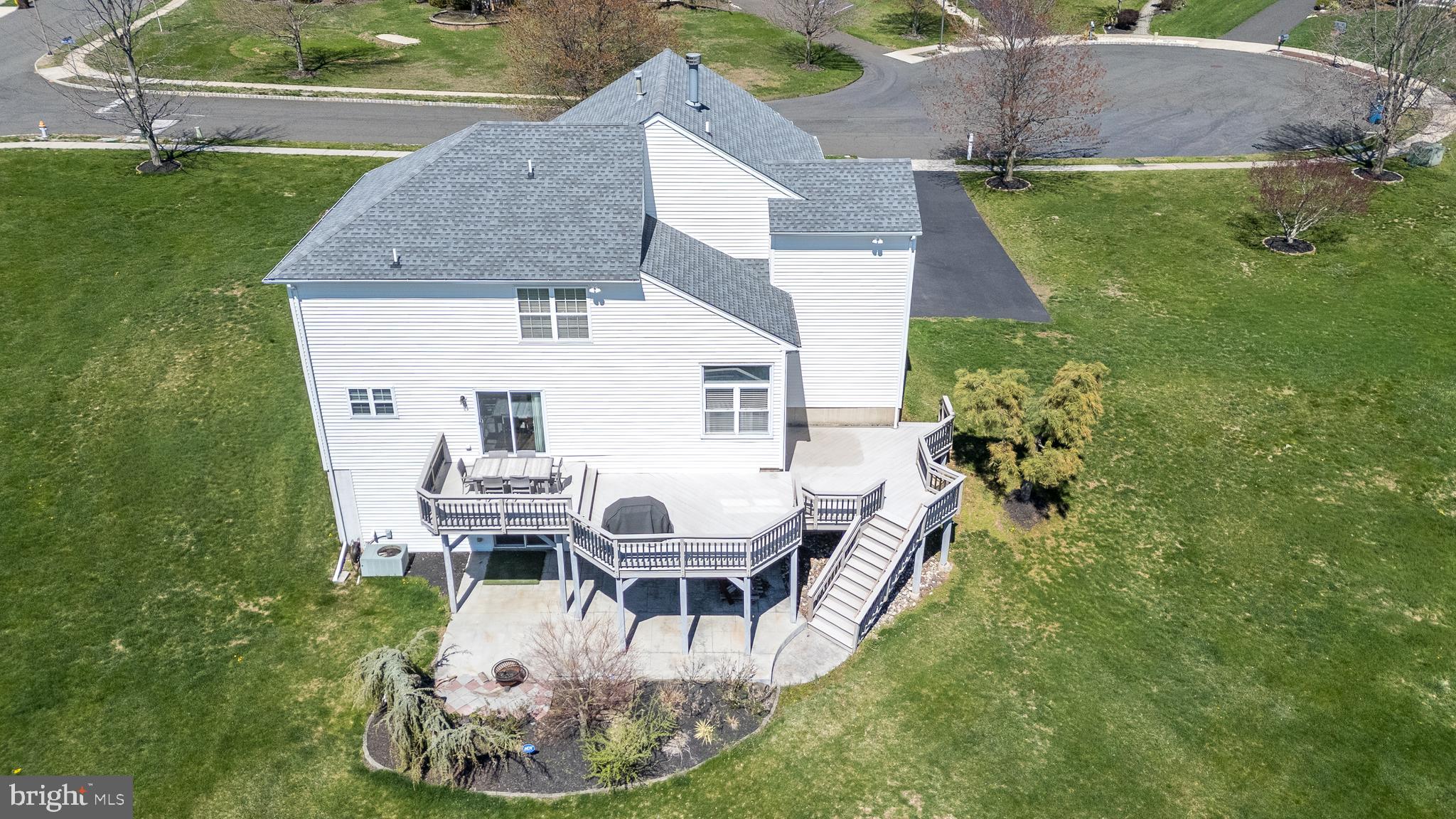 WHISPER RIDGE S - Residential