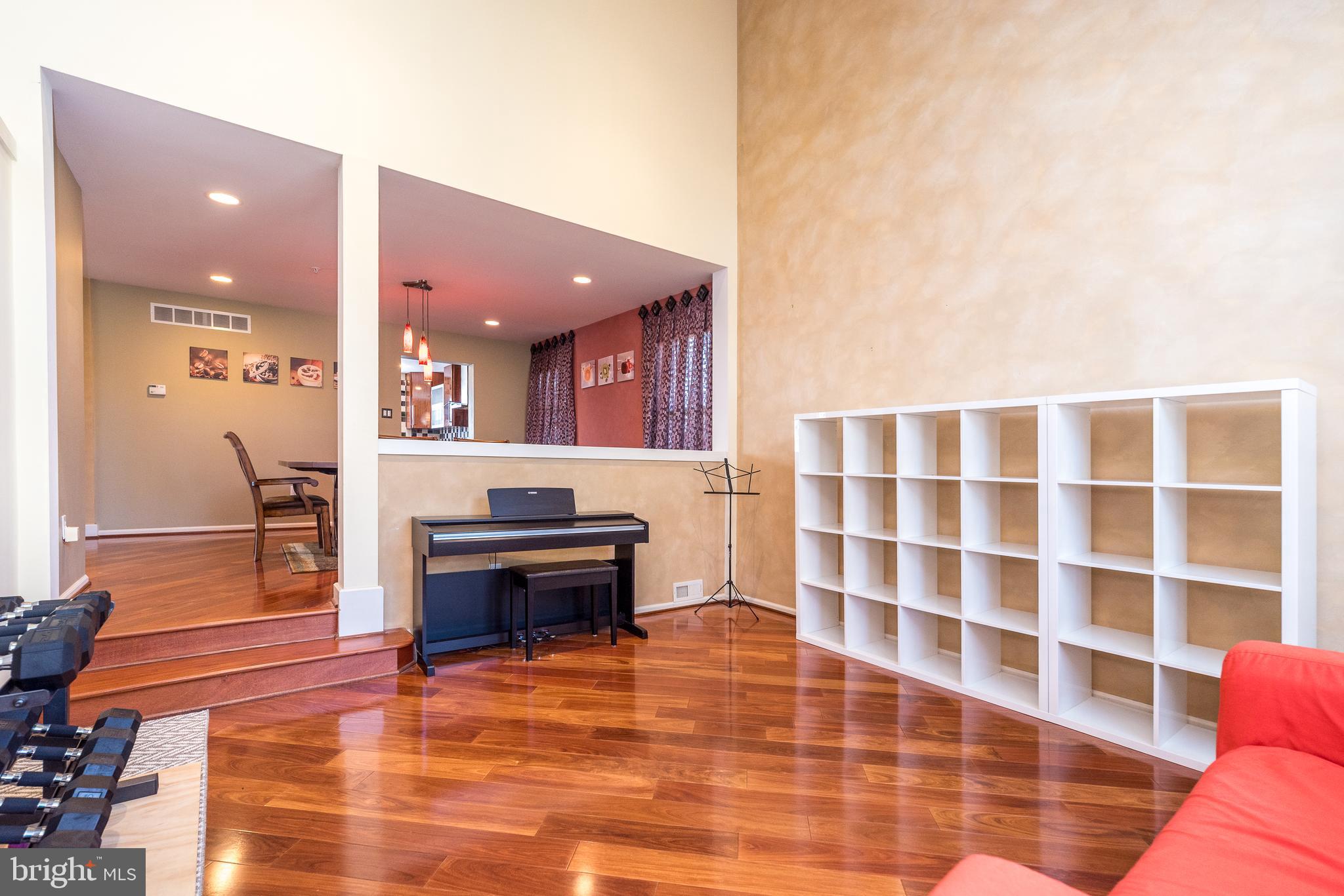 WHISPER RIDGE S - Residential