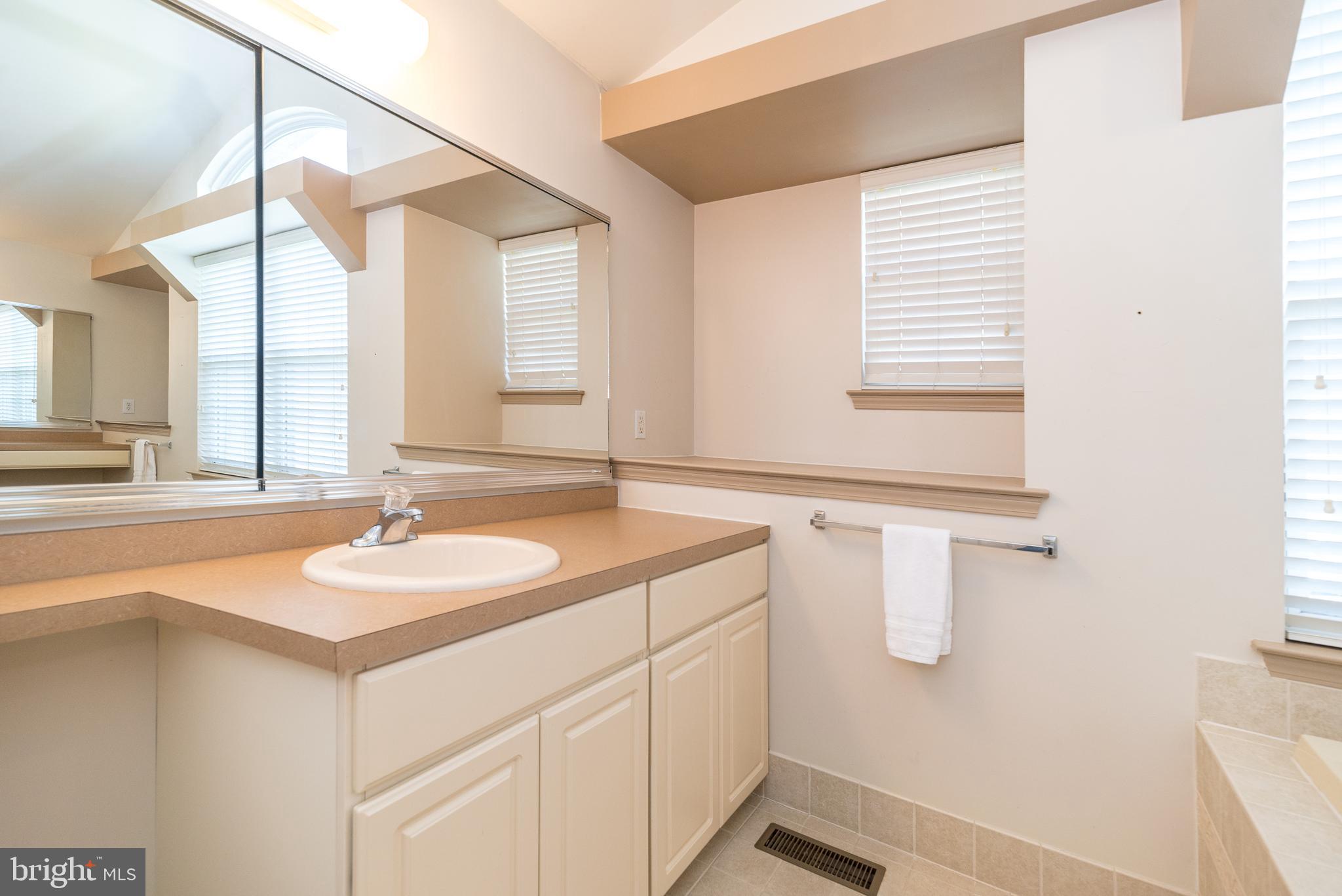 WHISPER RIDGE S - Residential