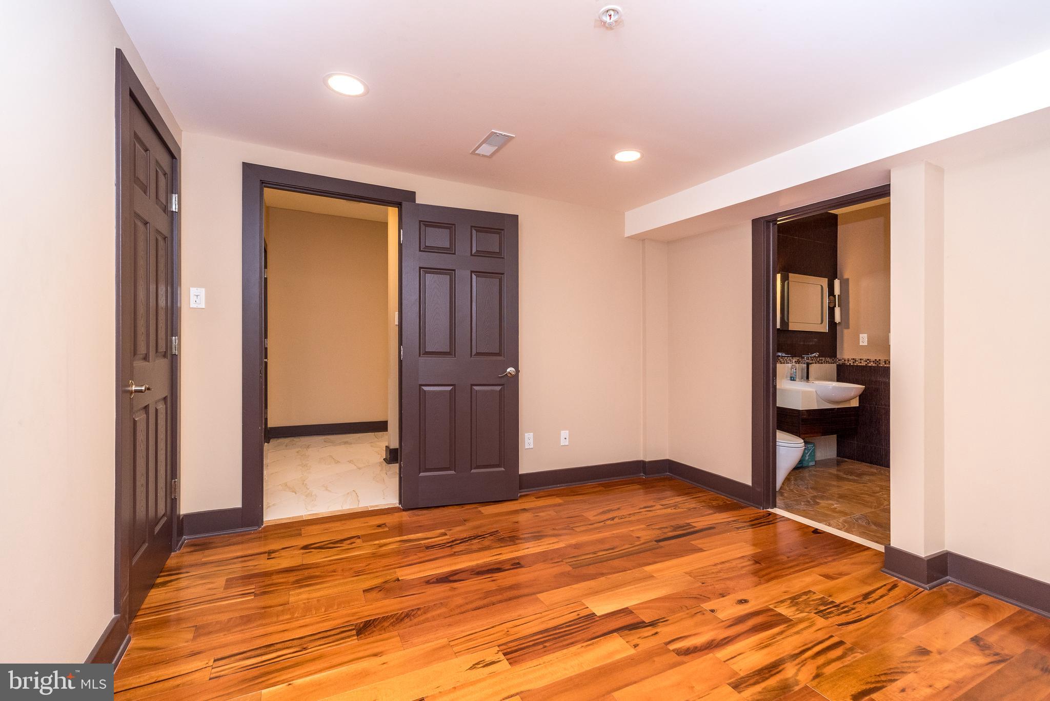 WHISPER RIDGE S - Residential