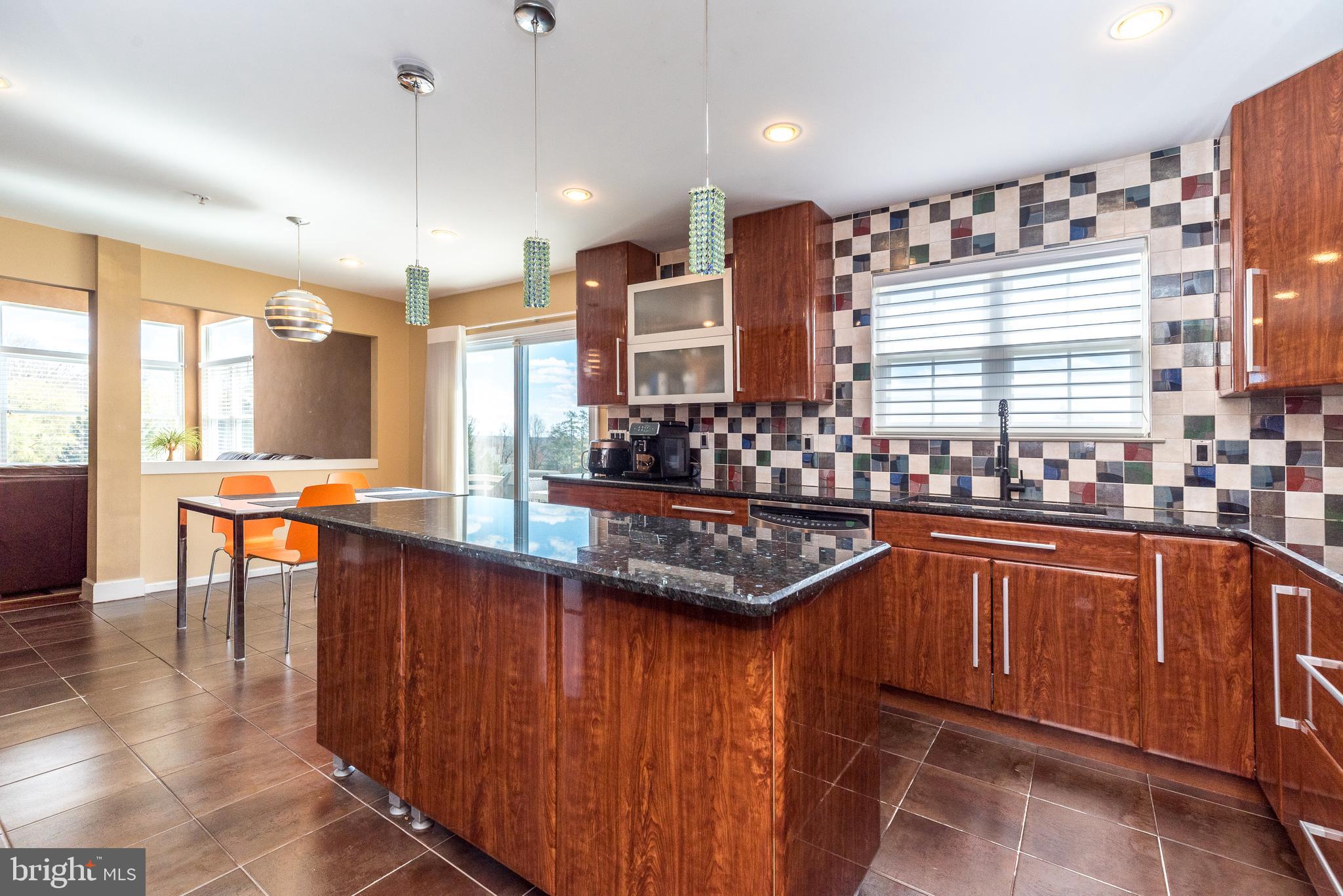 WHISPER RIDGE S - Residential