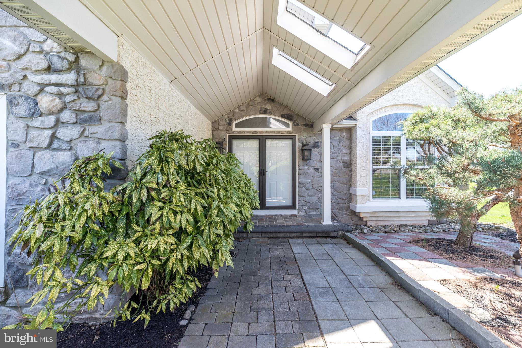 WHISPER RIDGE S - Residential