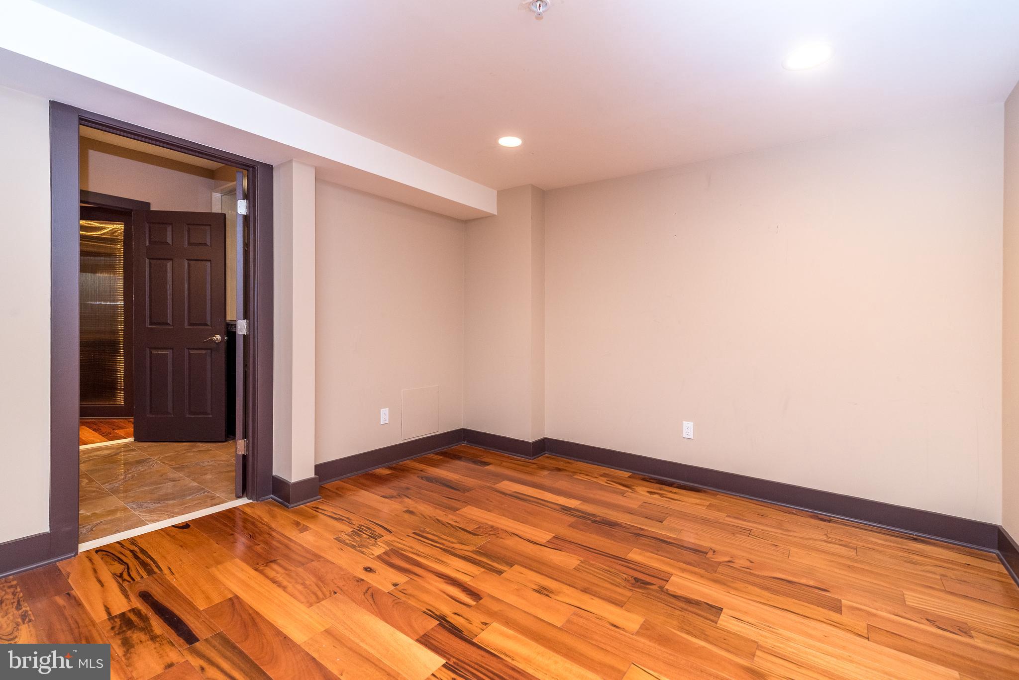 WHISPER RIDGE S - Residential