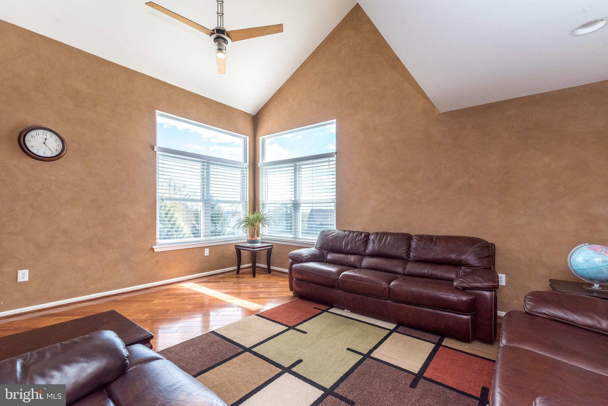 WHISPER RIDGE S - Residential