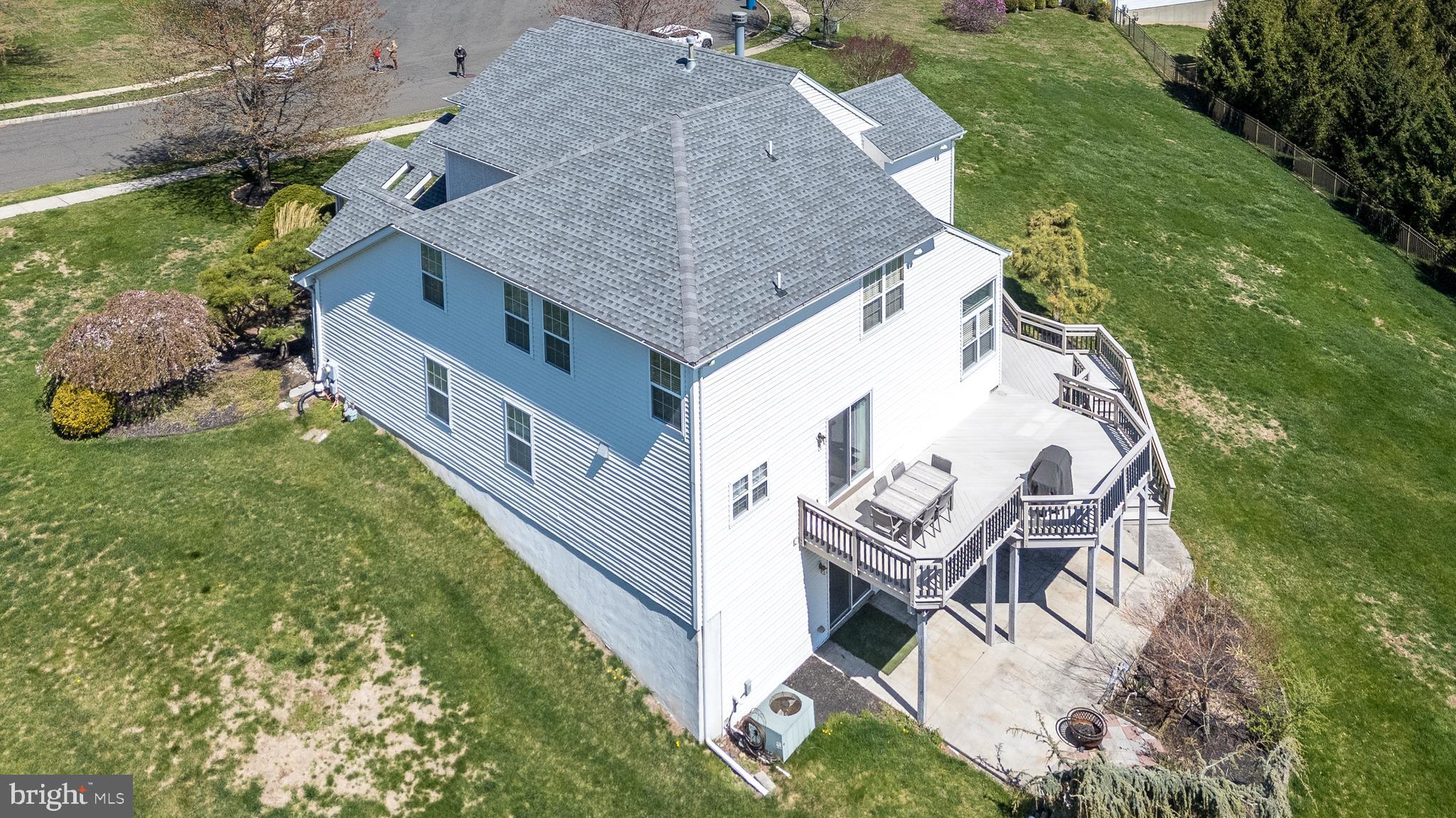 WHISPER RIDGE S - Residential