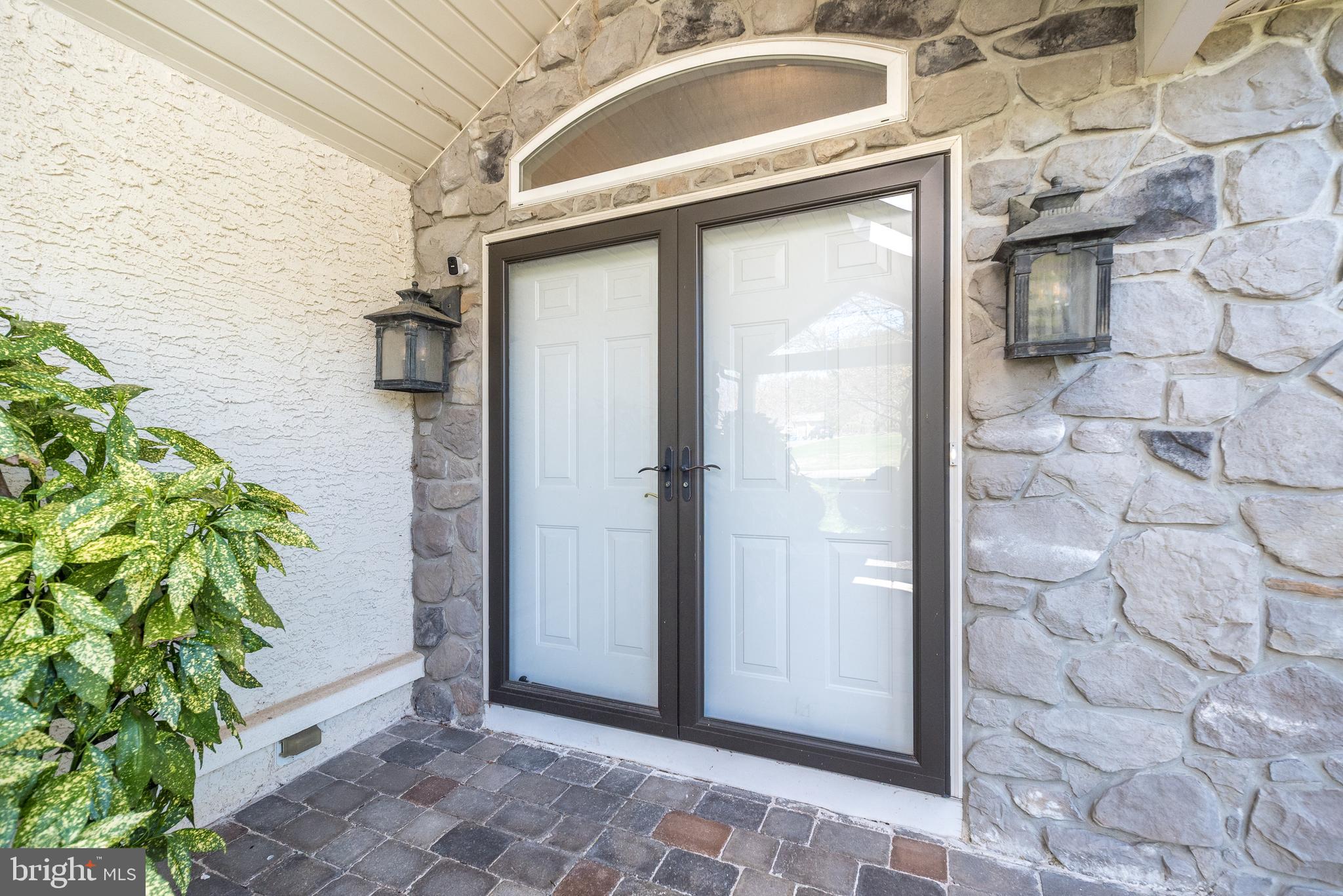 WHISPER RIDGE S - Residential