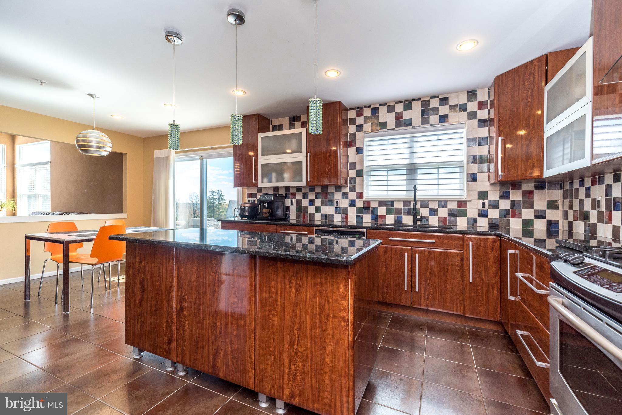 WHISPER RIDGE S - Residential