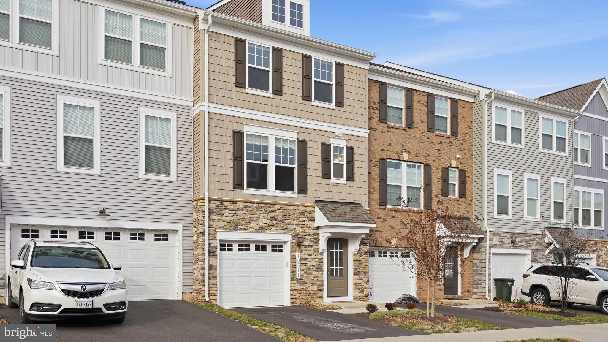 BRADLEY SQUARE - Residential