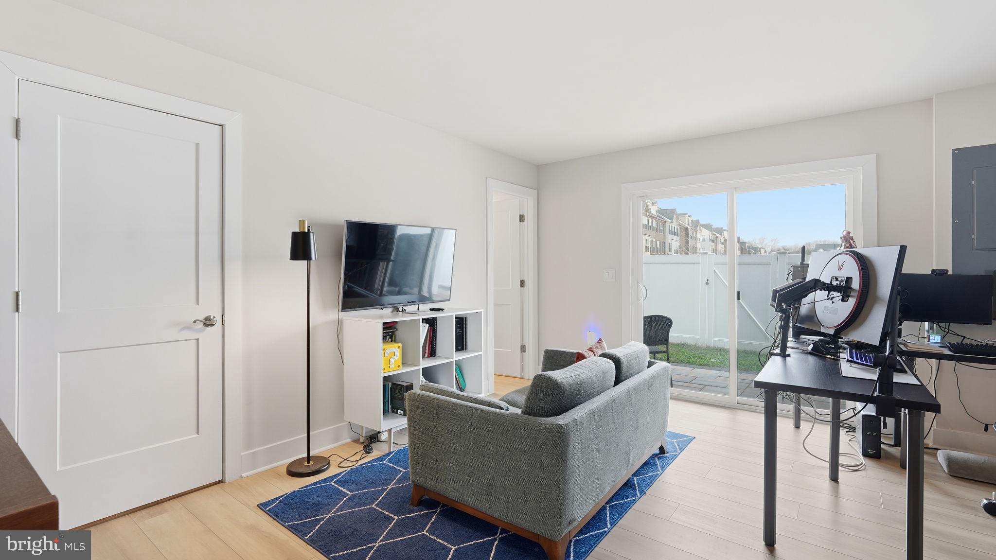 BRADLEY SQUARE - Residential