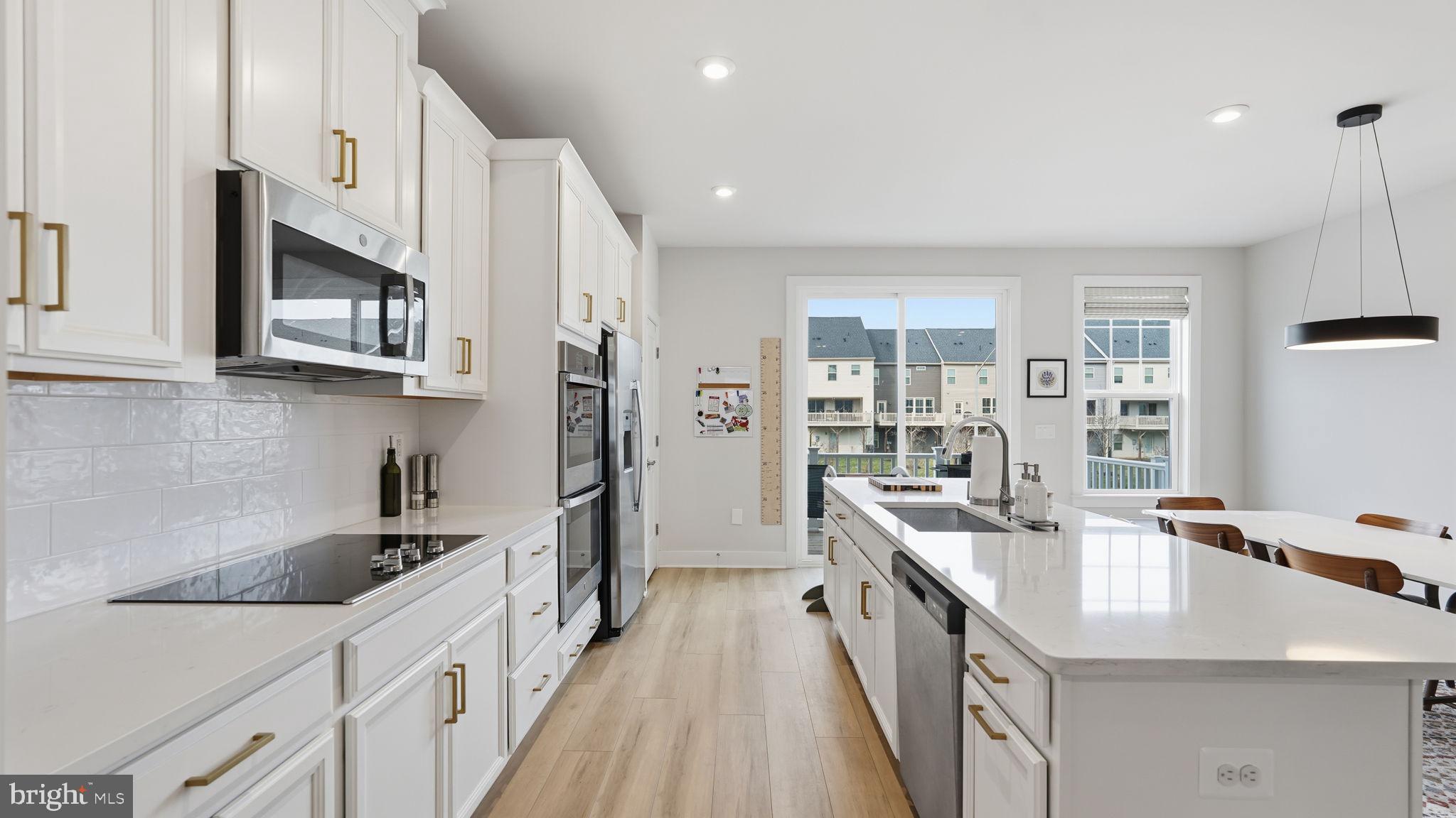 BRADLEY SQUARE - Residential