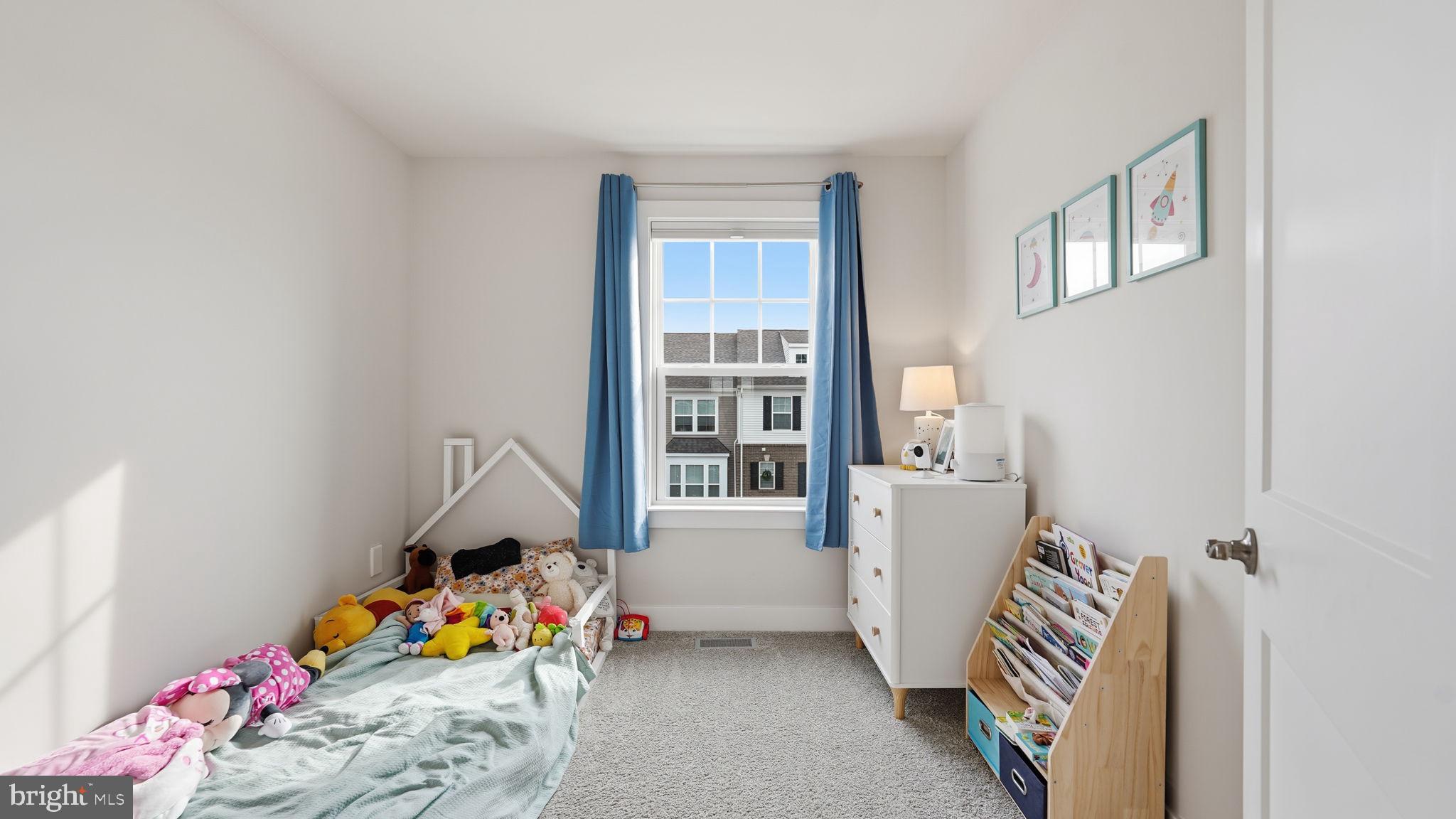 BRADLEY SQUARE - Residential