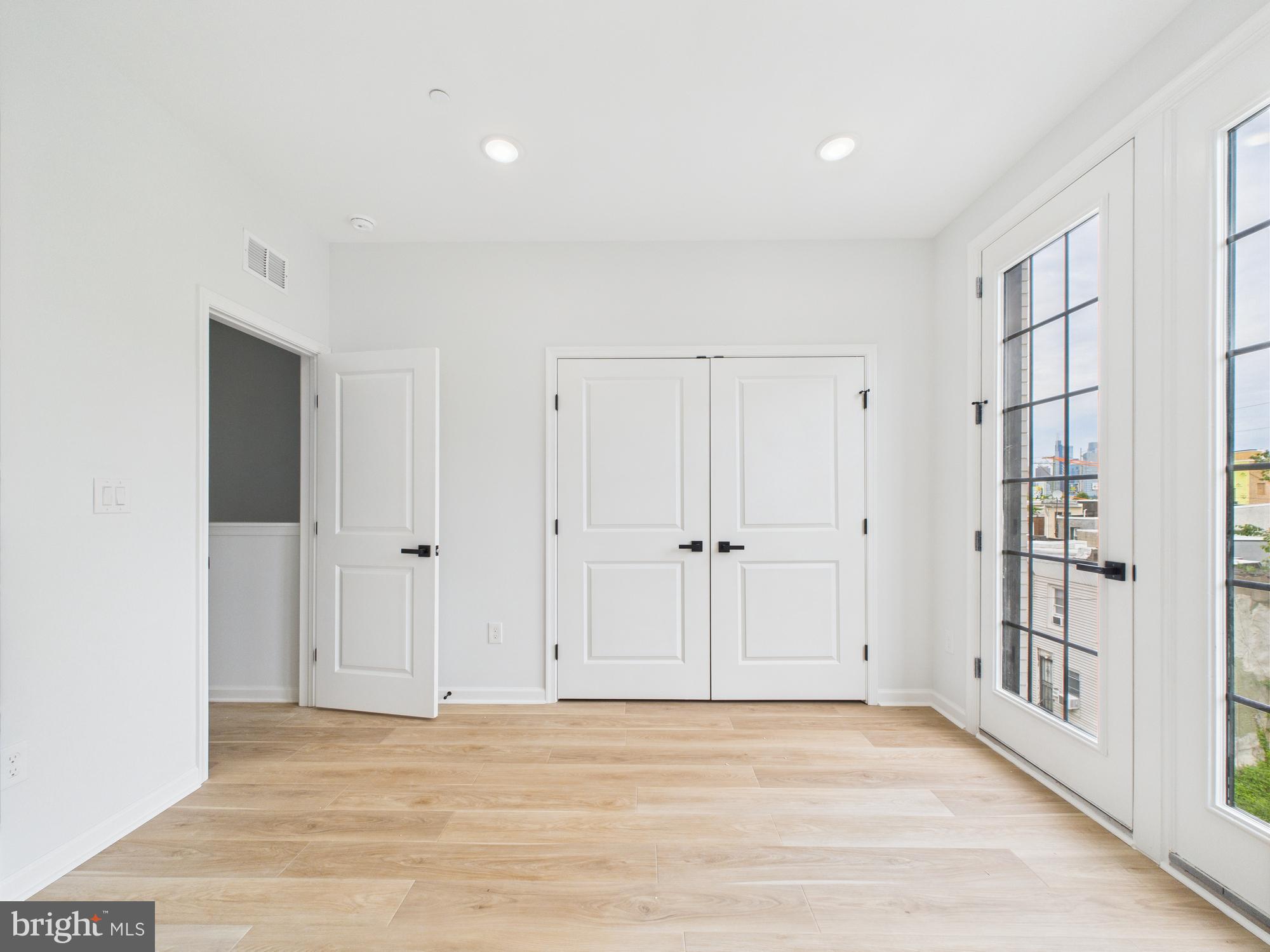 FORGOTTEN BOTTOM - Residential Lease