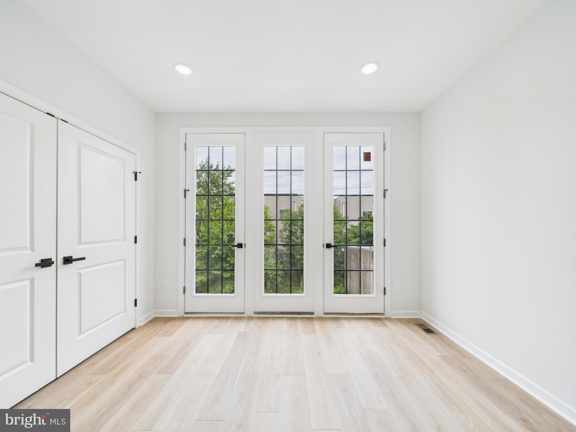 FORGOTTEN BOTTOM - Residential Lease