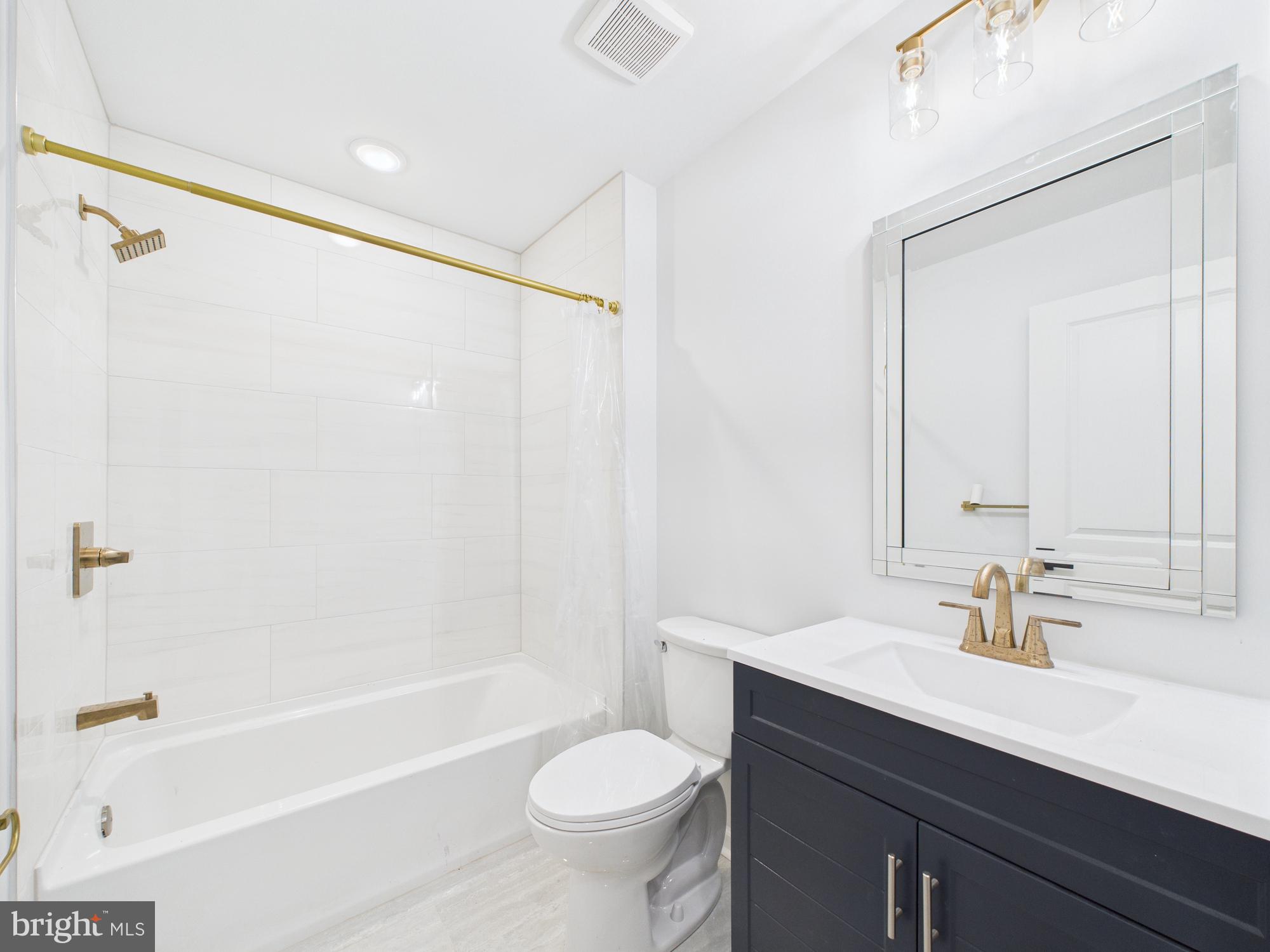 FORGOTTEN BOTTOM - Residential Lease