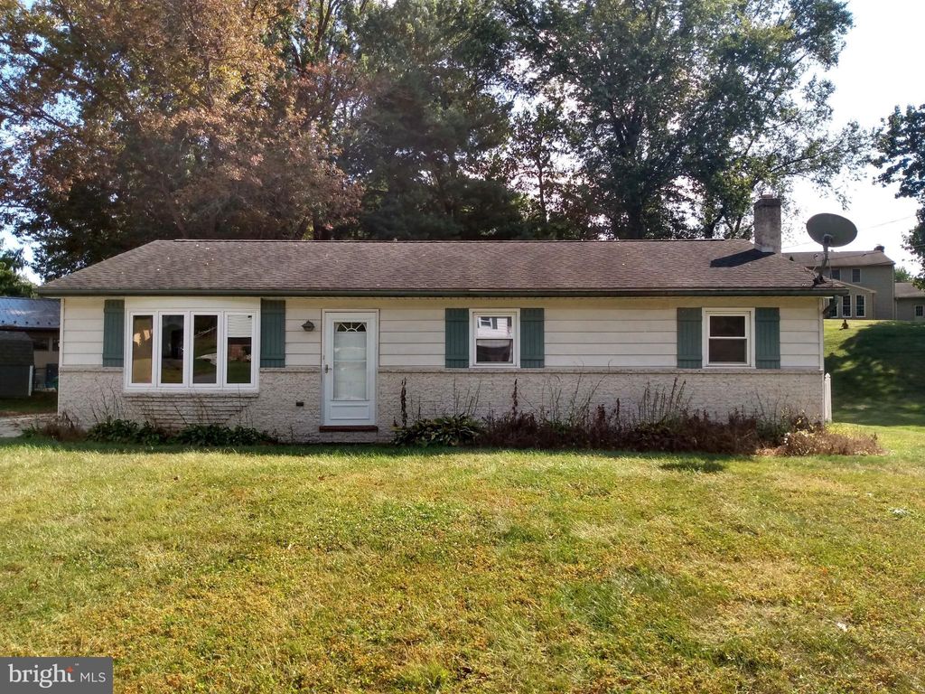 Photo of 116 Echo Drive, CHAMBERSBURG, PA 17202 (MLS # PAFL2031344)