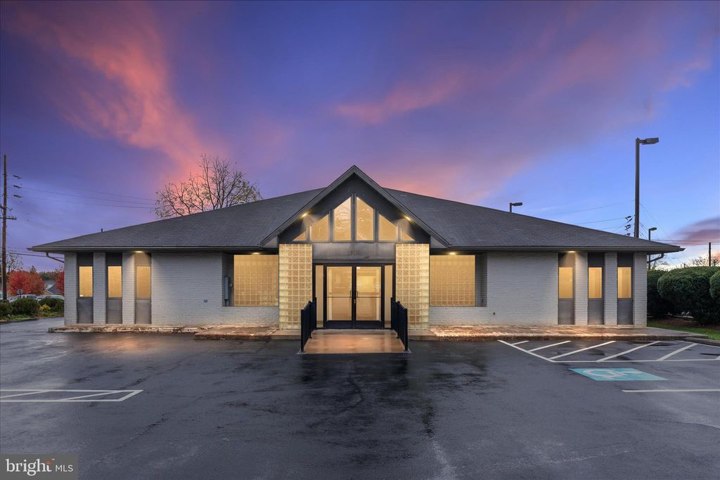 Photo of 1001 Sushruta Drive, MARTINSBURG, WV 25401 (MLS # WVBE2045338)