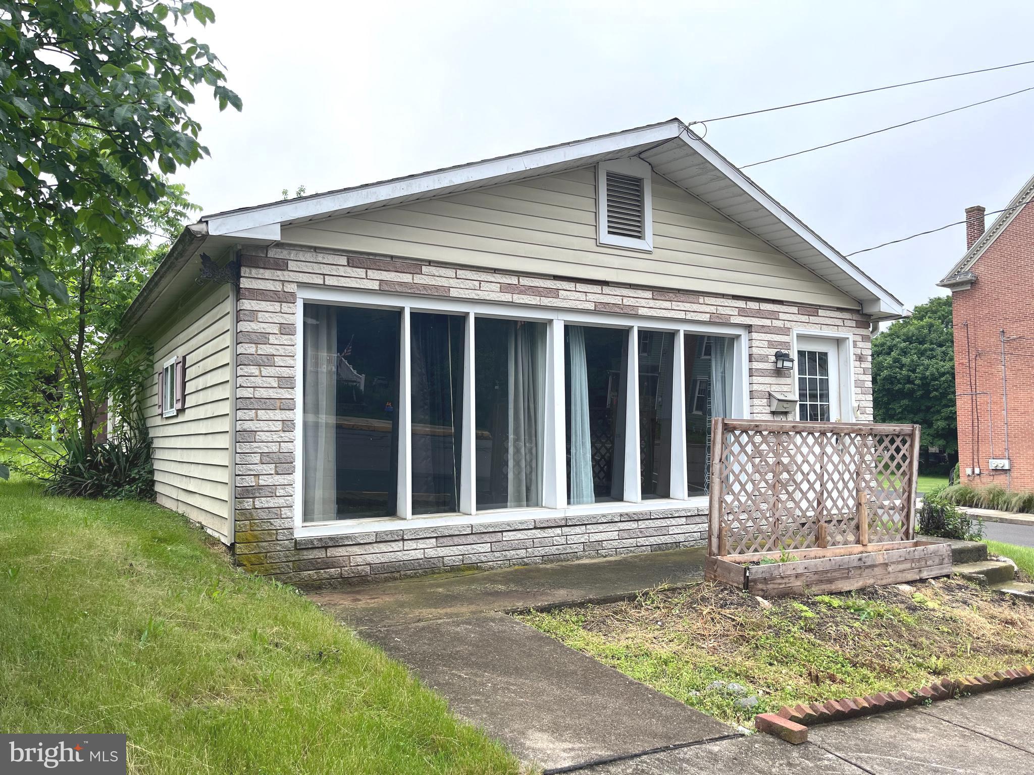 NEWVILLE BOROUGH - Residential