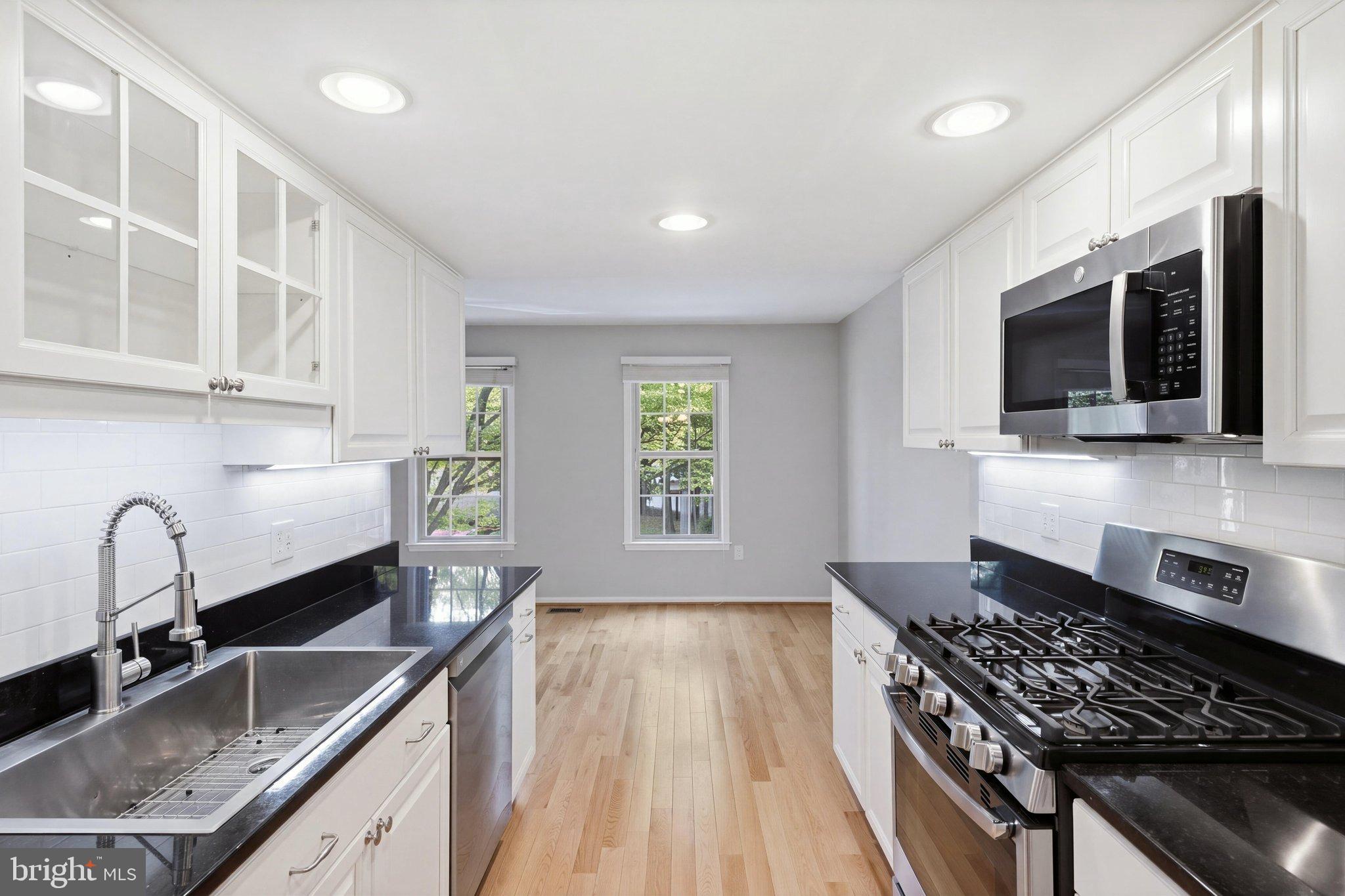 5106 HERITAGE LANE