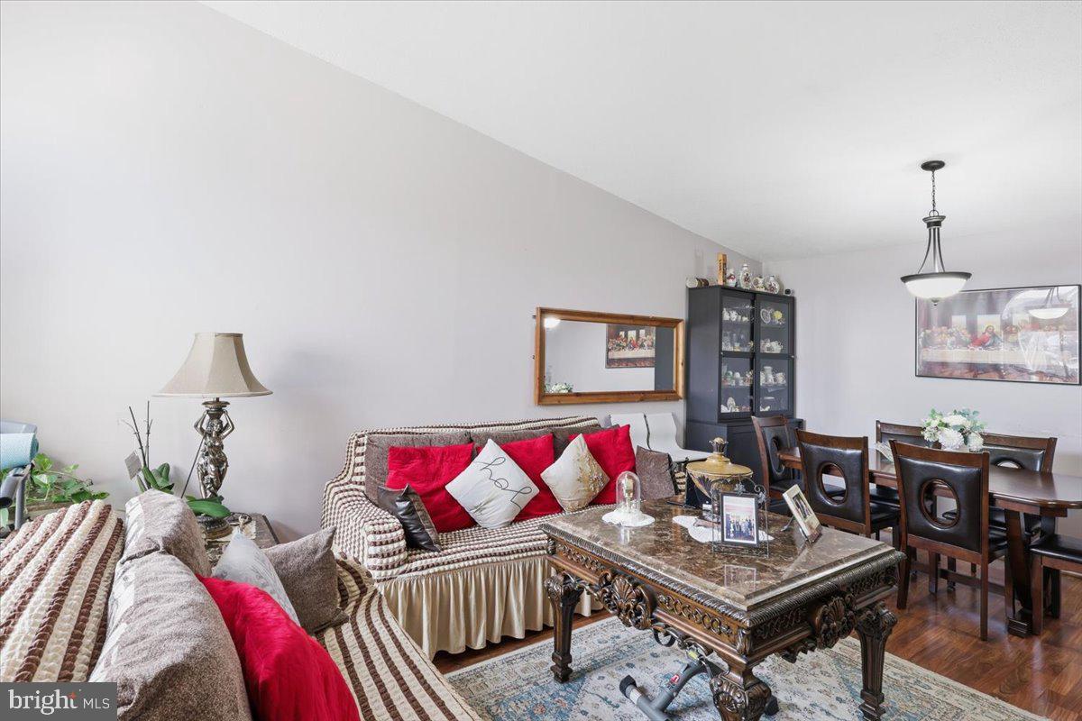 GLEN ORA PLAT THREE - Residential