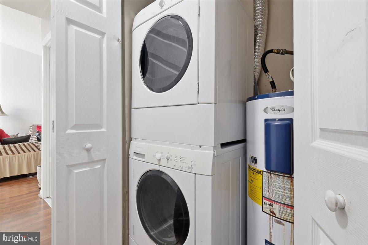 GLEN ORA PLAT THREE - Residential