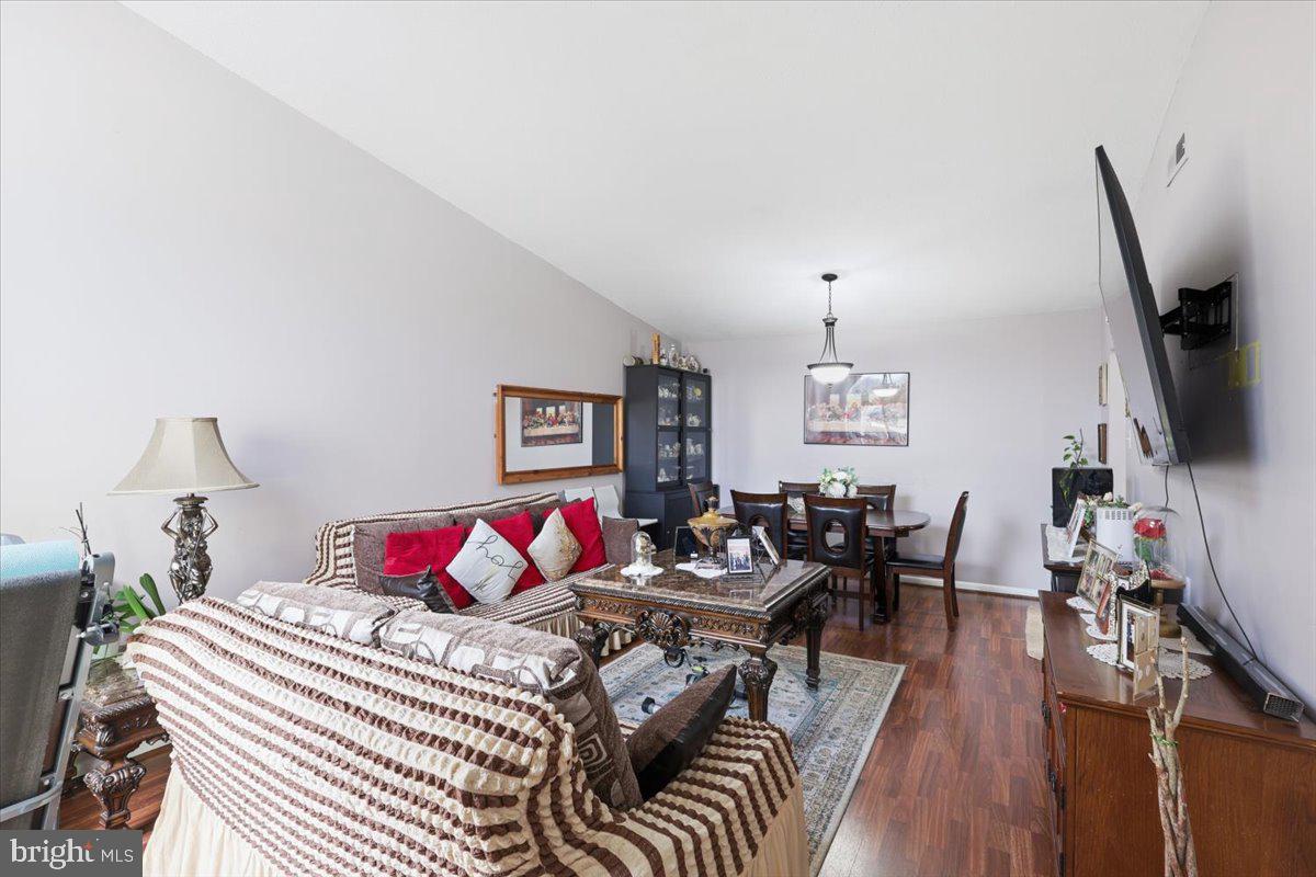 GLEN ORA PLAT THREE - Residential