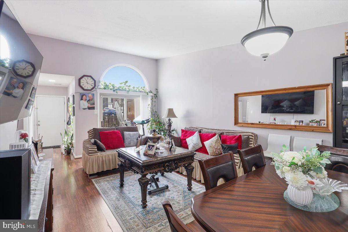 GLEN ORA PLAT THREE - Residential