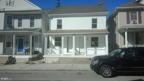 Townhouse For Rent - 202 2nd Avenue<br/> York County, HANOVER, PA 17331