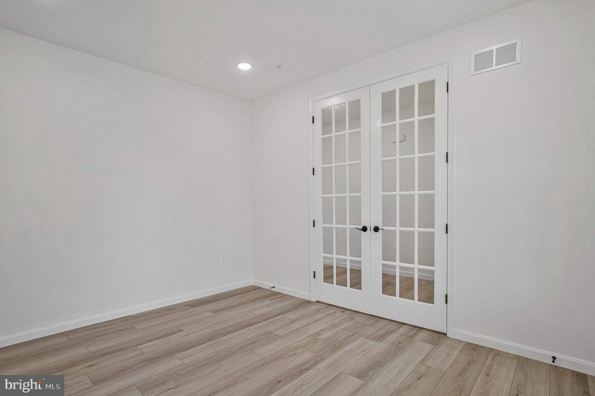 ROBERTS CROSSING - Residential