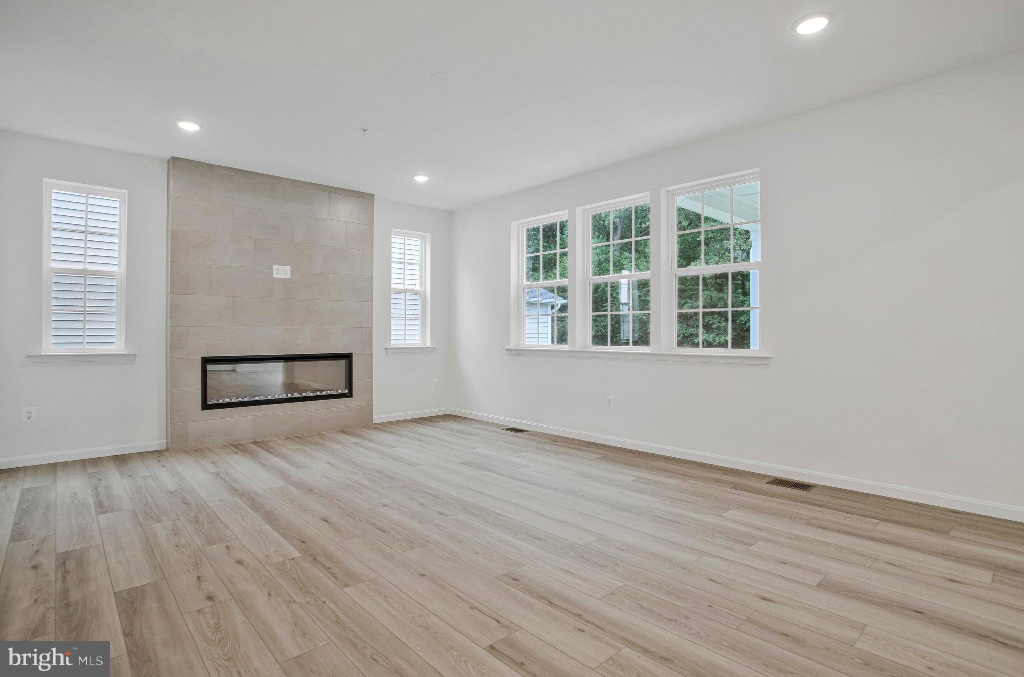 ROBERTS CROSSING - Residential