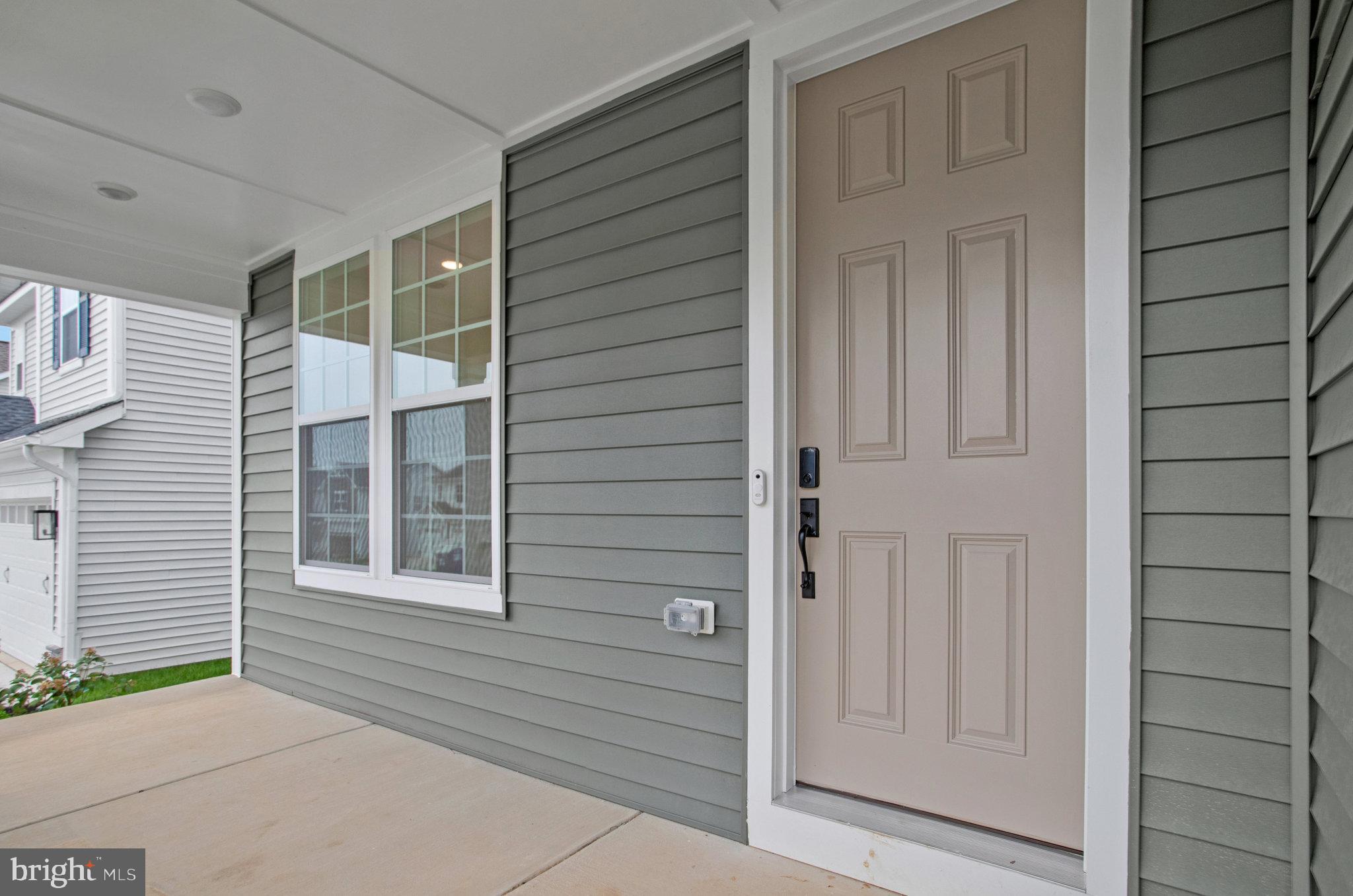 1607 SHADY TREE COURT