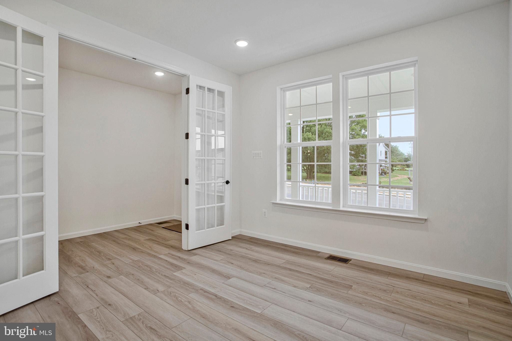 ROBERTS CROSSING - Residential