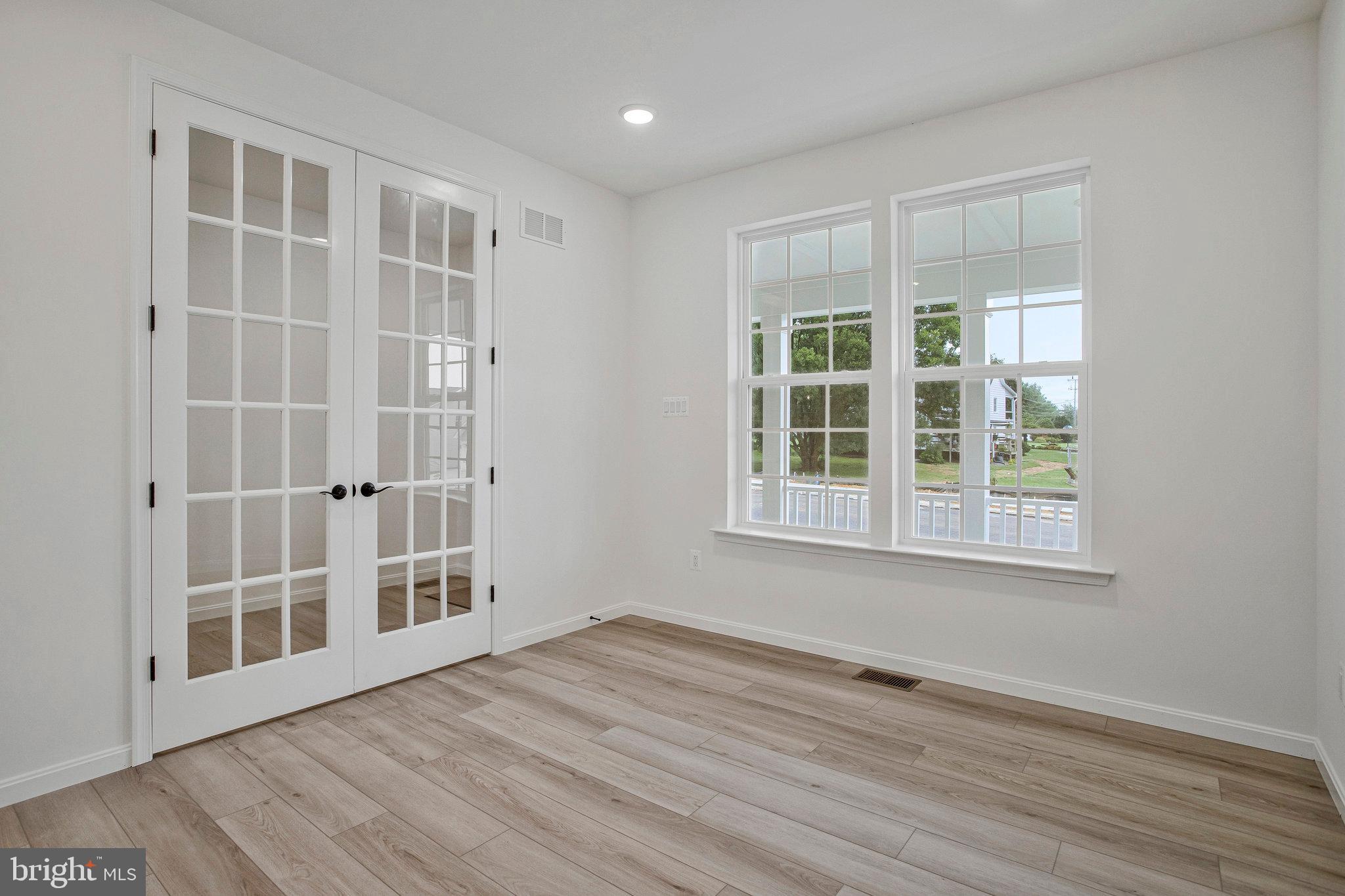 ROBERTS CROSSING - Residential