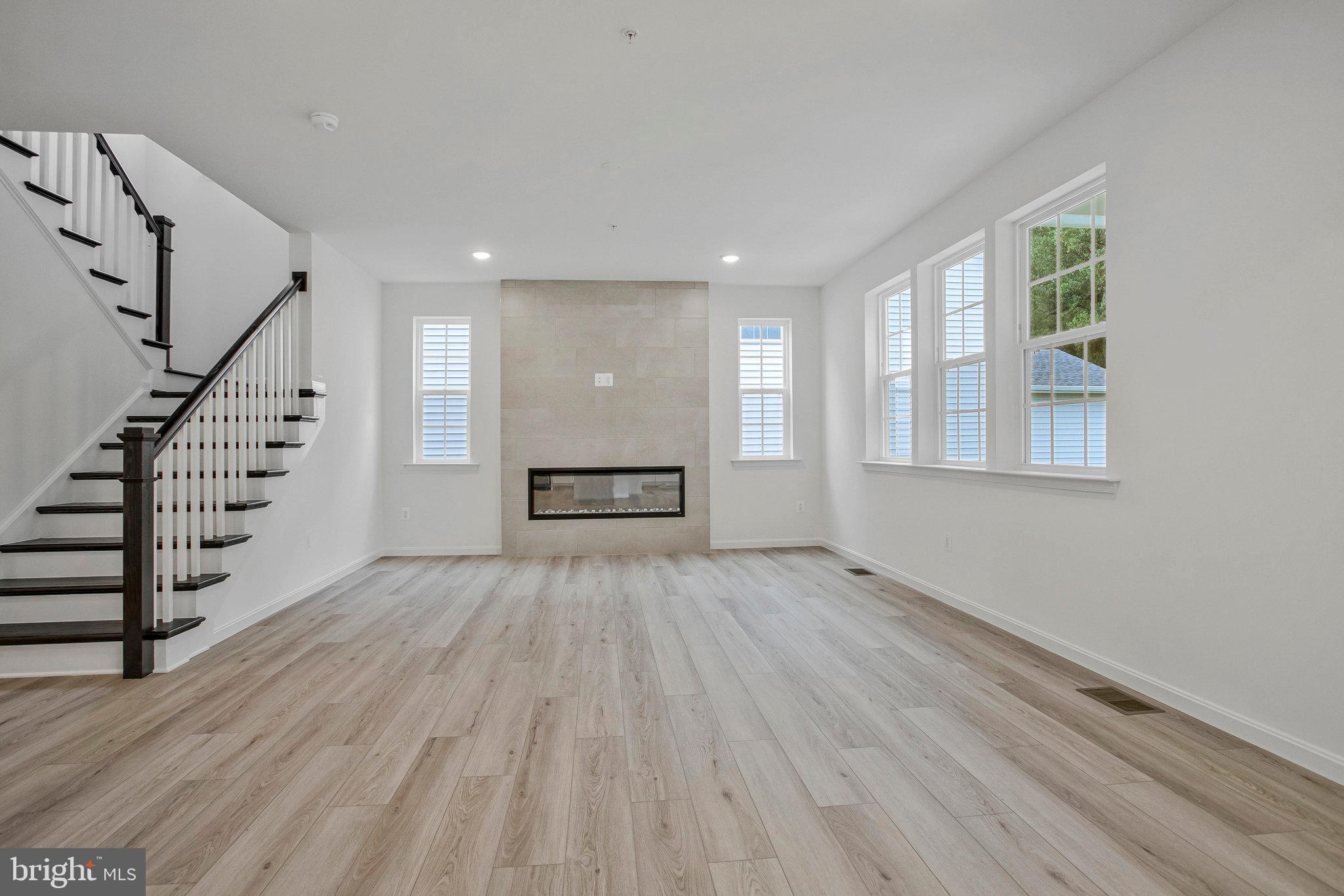 ROBERTS CROSSING - Residential