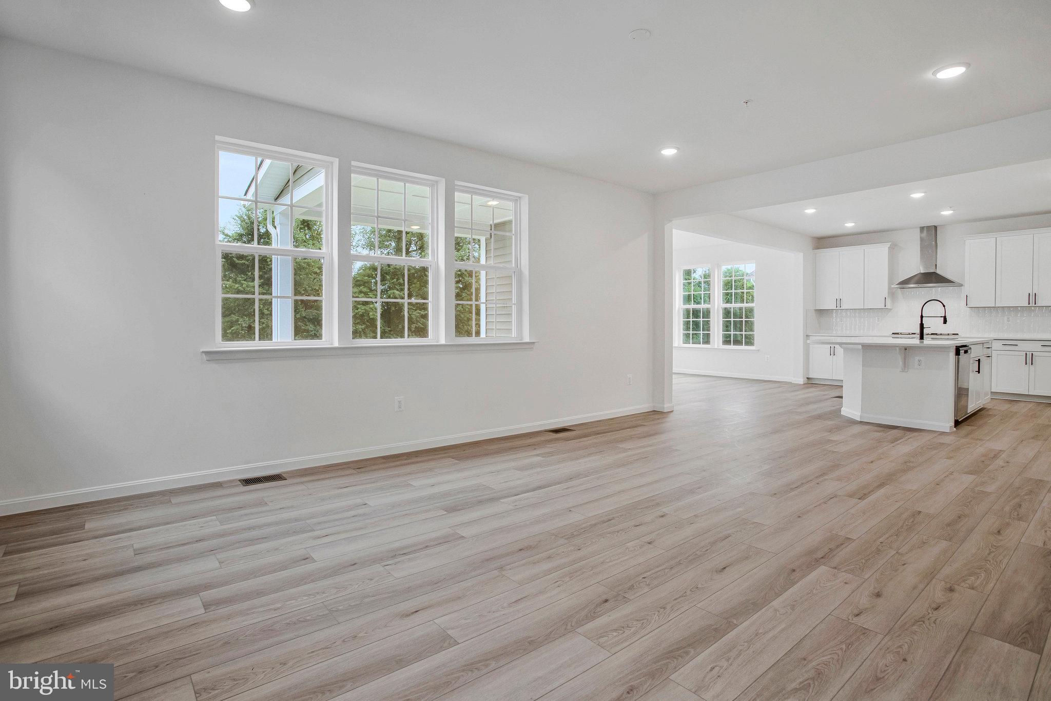 ROBERTS CROSSING - Residential