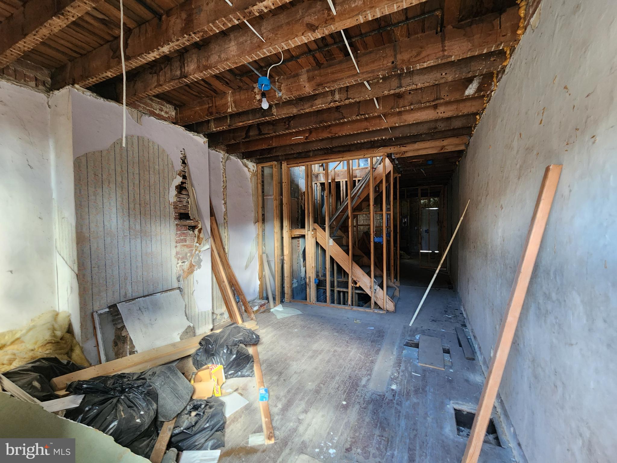 SANDTOWN-WINCHESTER - Residential