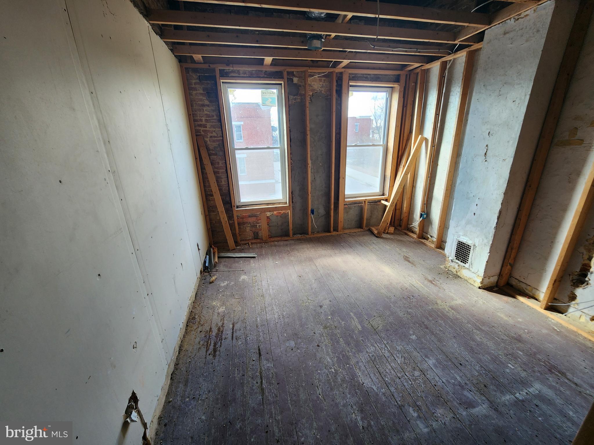 SANDTOWN-WINCHESTER - Residential