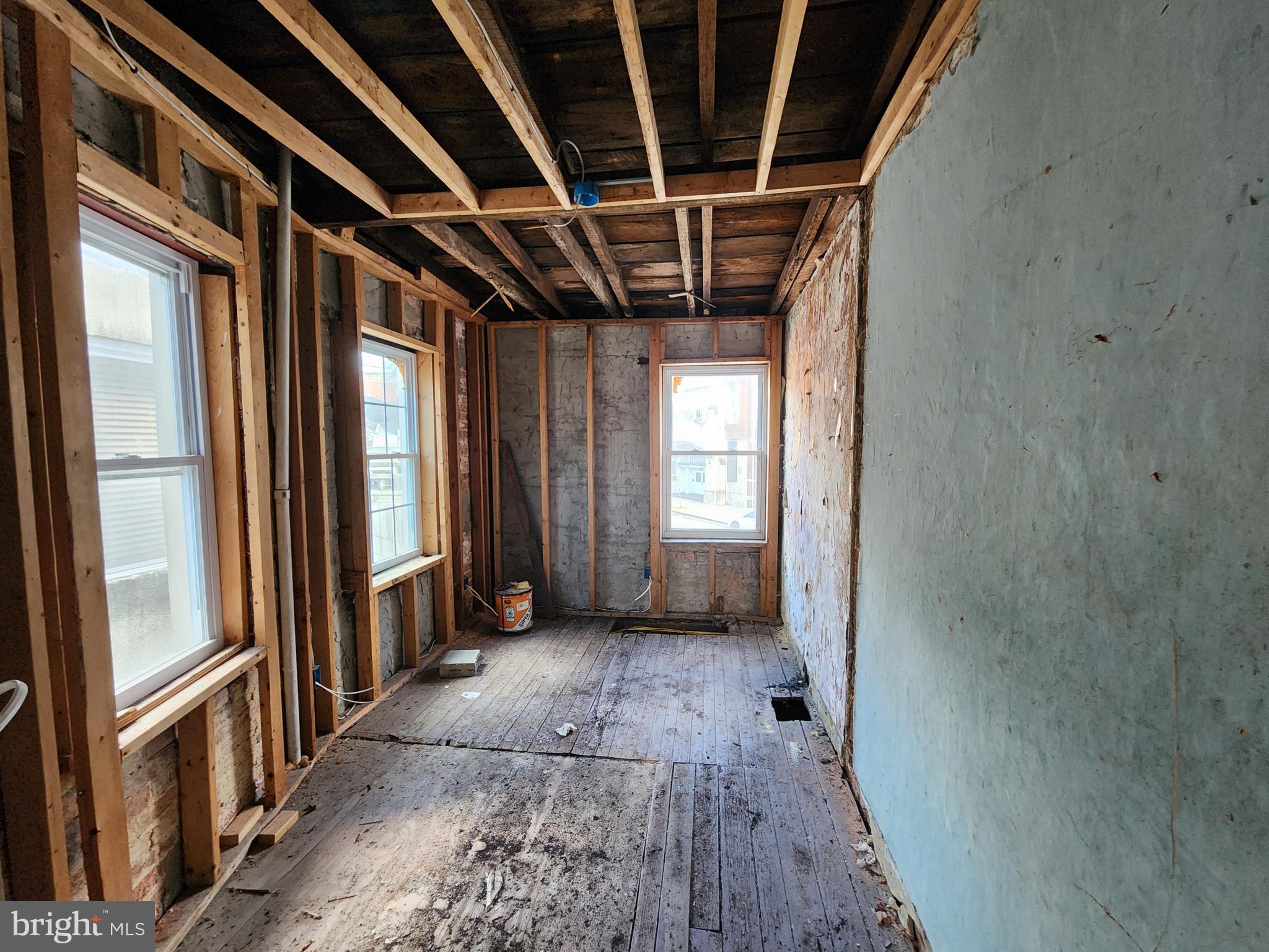 SANDTOWN-WINCHESTER - Residential